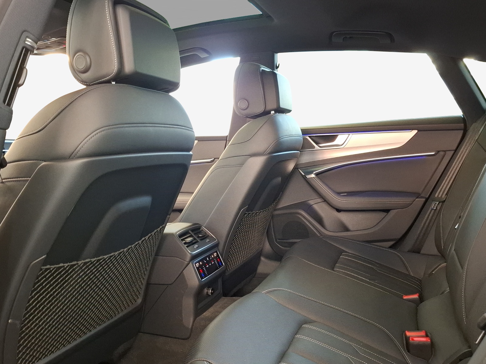 AUDI A7 Sportback 55 TFSI e quattro S-tronic-image-12