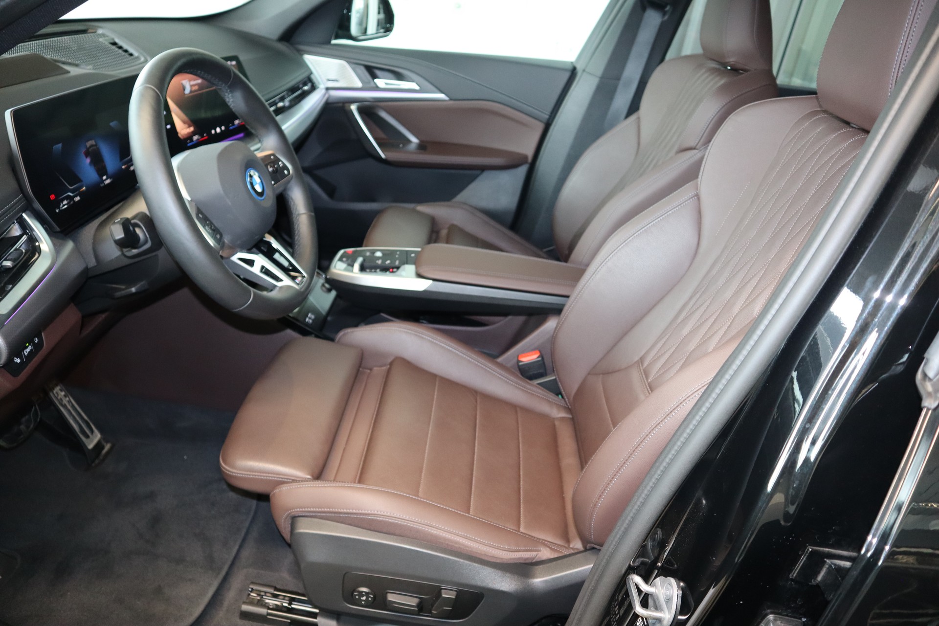 BMW X1 xDrive 30e M Sportpaket Panoramaglasdach 4x4 Euro 6-image-6