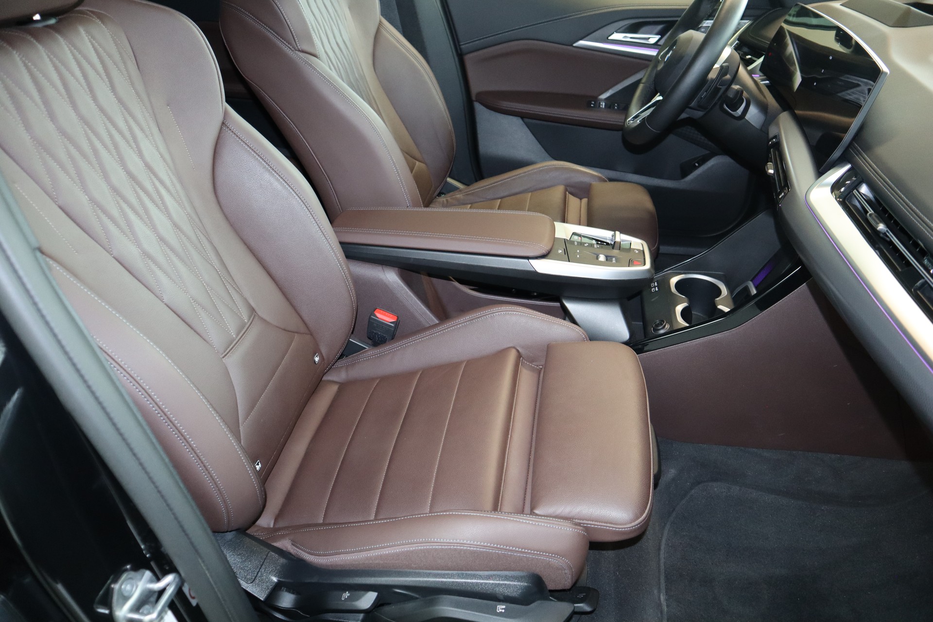 BMW X1 xDrive 30e M Sportpaket Panoramaglasdach 4x4 Euro 6-image-4