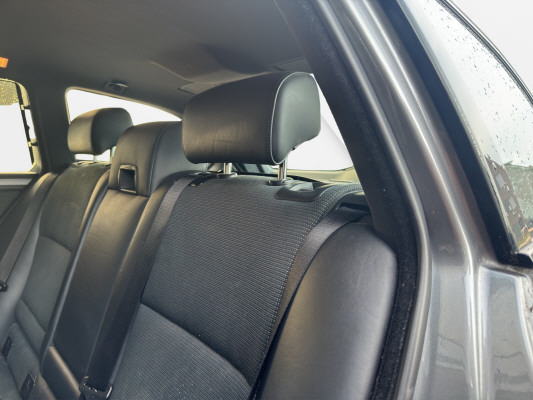 BMW 530xi Touring-image-8
