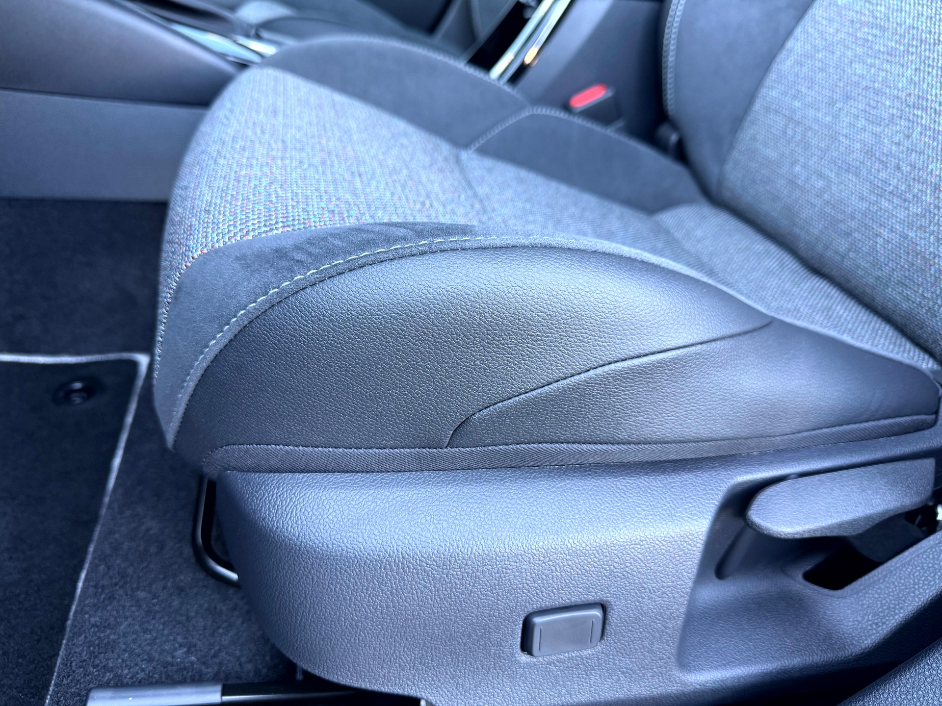 TOYOTA Corolla touring sports 1.8 Trend e-CVT-image-12