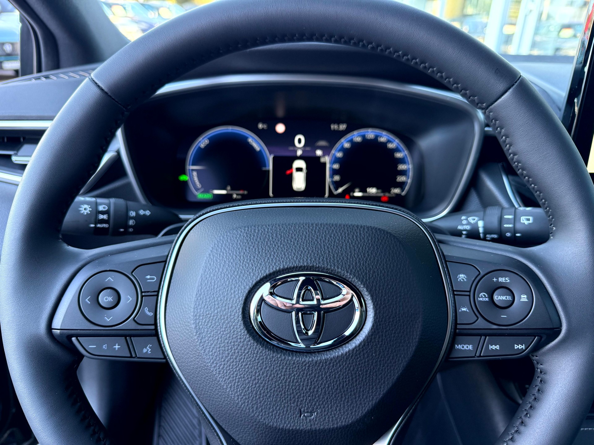 TOYOTA Corolla touring sports 1.8 Trend e-CVT-image-18