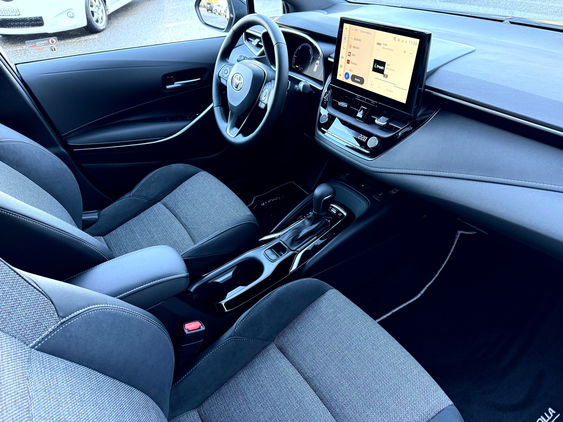 TOYOTA Corolla touring sports 1.8 Trend e-CVT-image-13