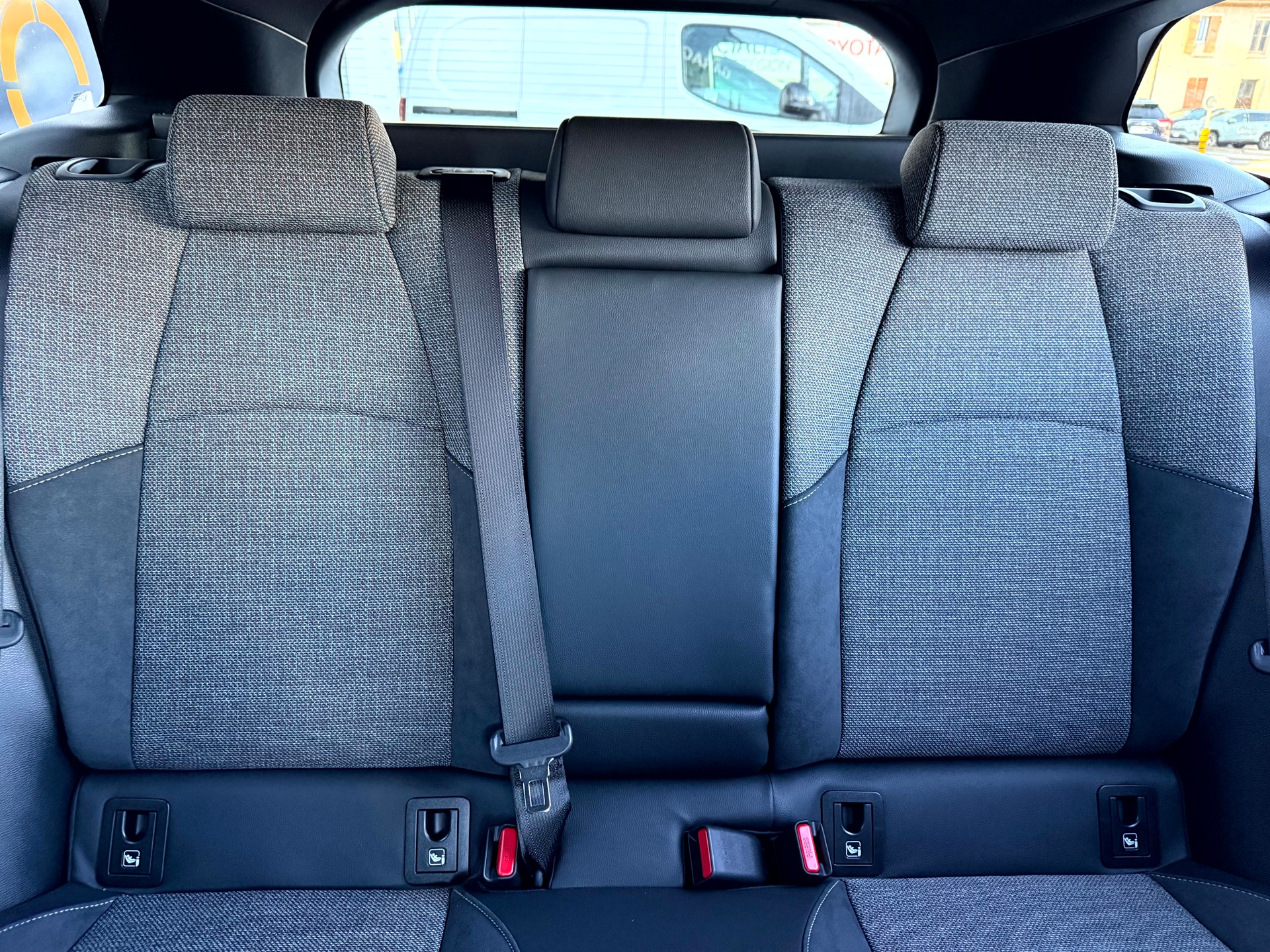 TOYOTA Corolla touring sports 1.8 Trend e-CVT-image-15