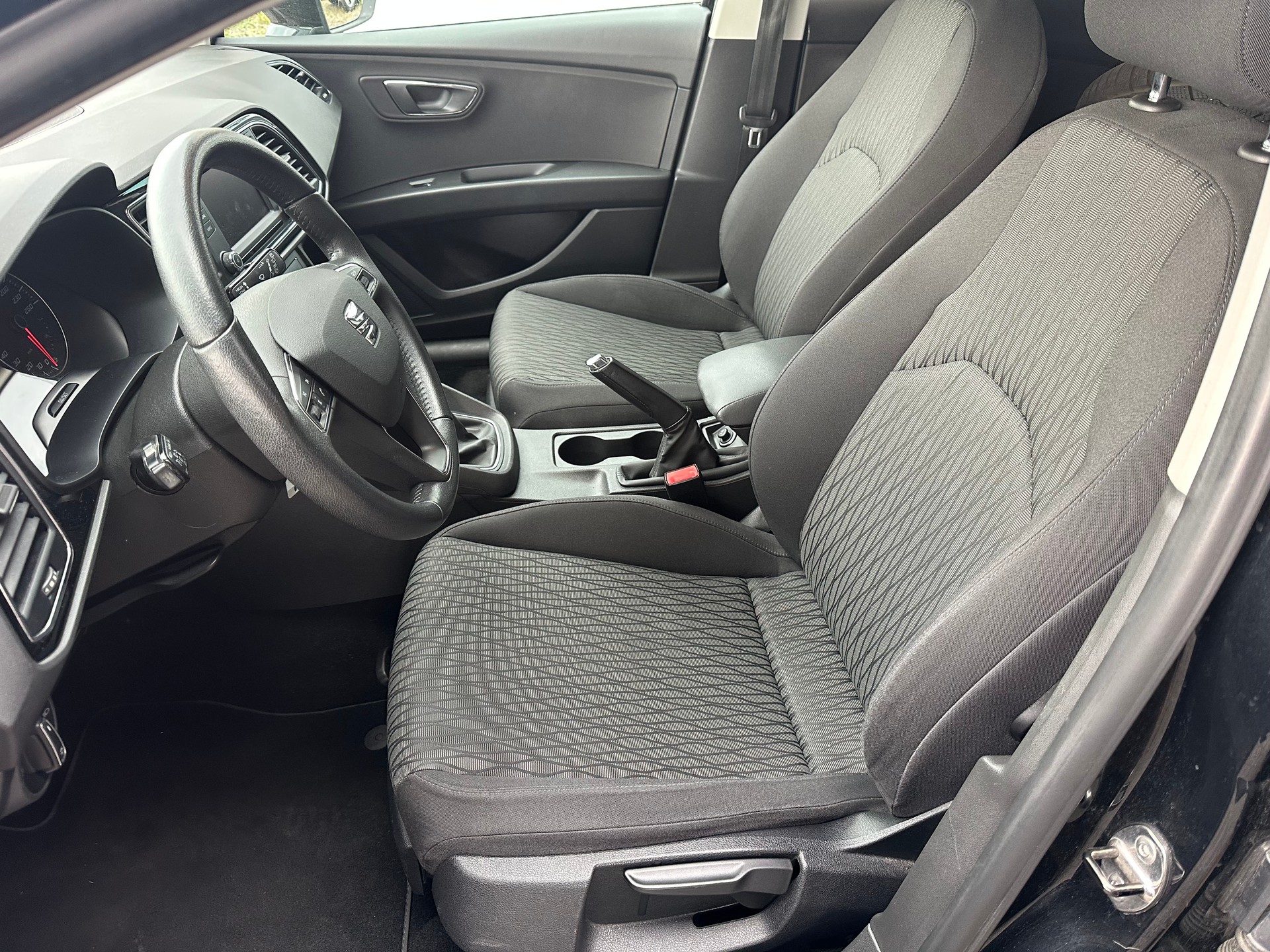 SEAT Leon 1.6 TDI Style-image-2
