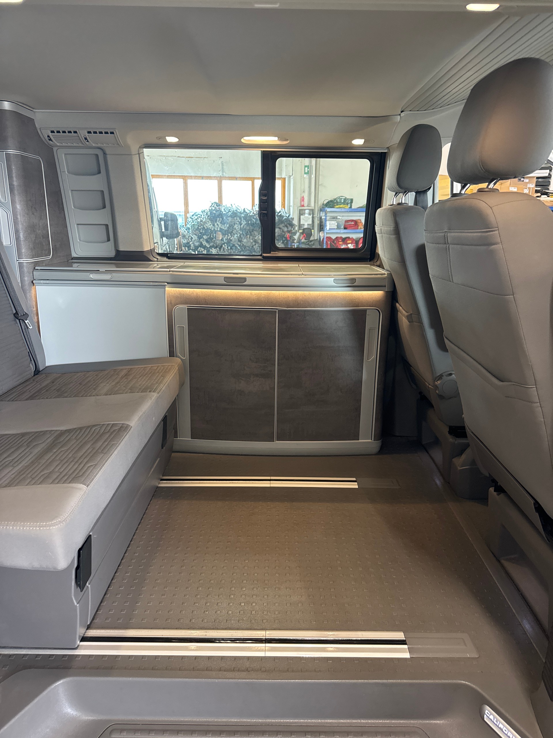 VW 2022 Volkswagen California Coast | Automatik | Aufstelldach-showroom-element-2