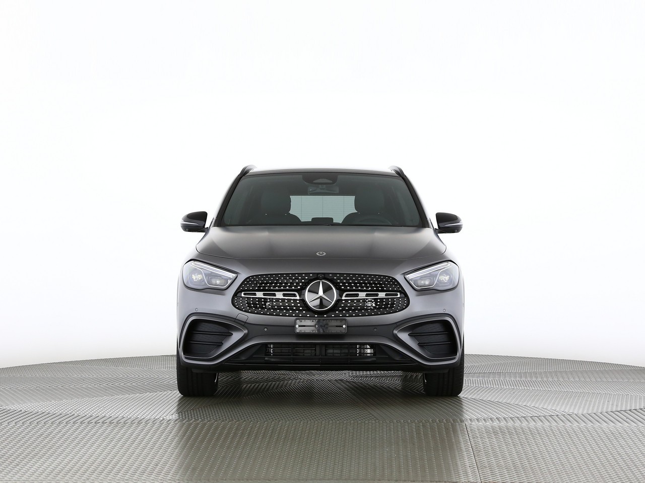 MERCEDES-BENZ GLA 200 Night Star 7G-DCT-showroom-element-1