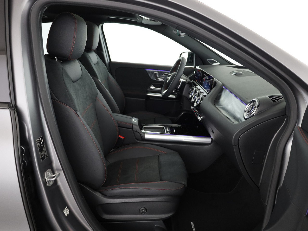 MERCEDES-BENZ GLA 200 Night Star 7G-DCT-image-9