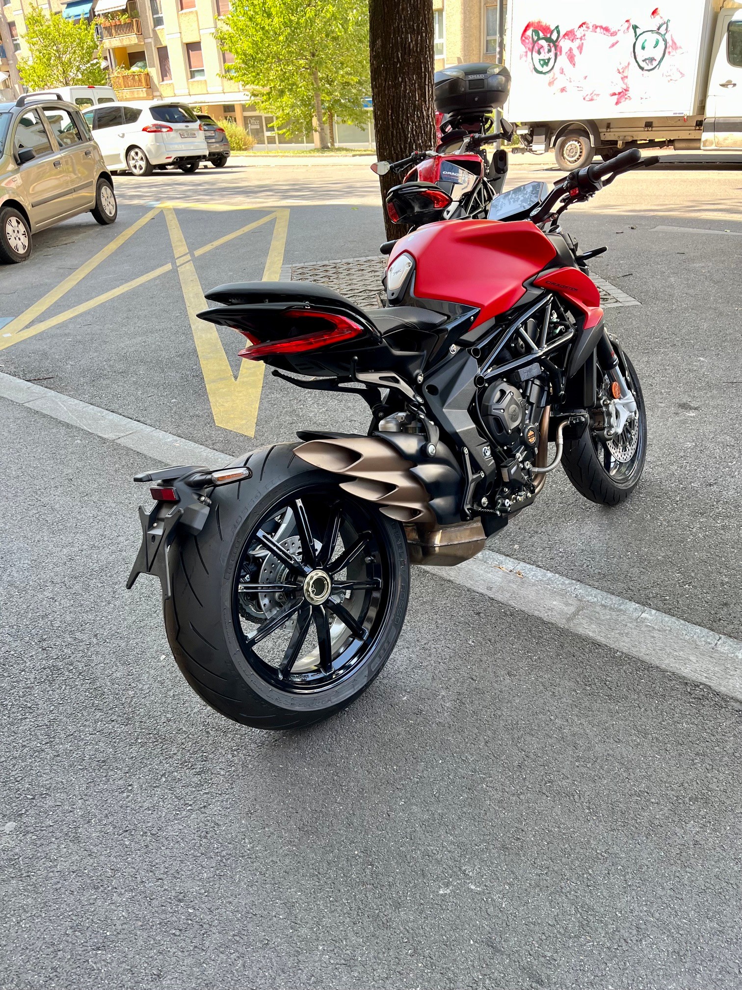 MV AGUSTA Dragster 800 Rosso-image-1