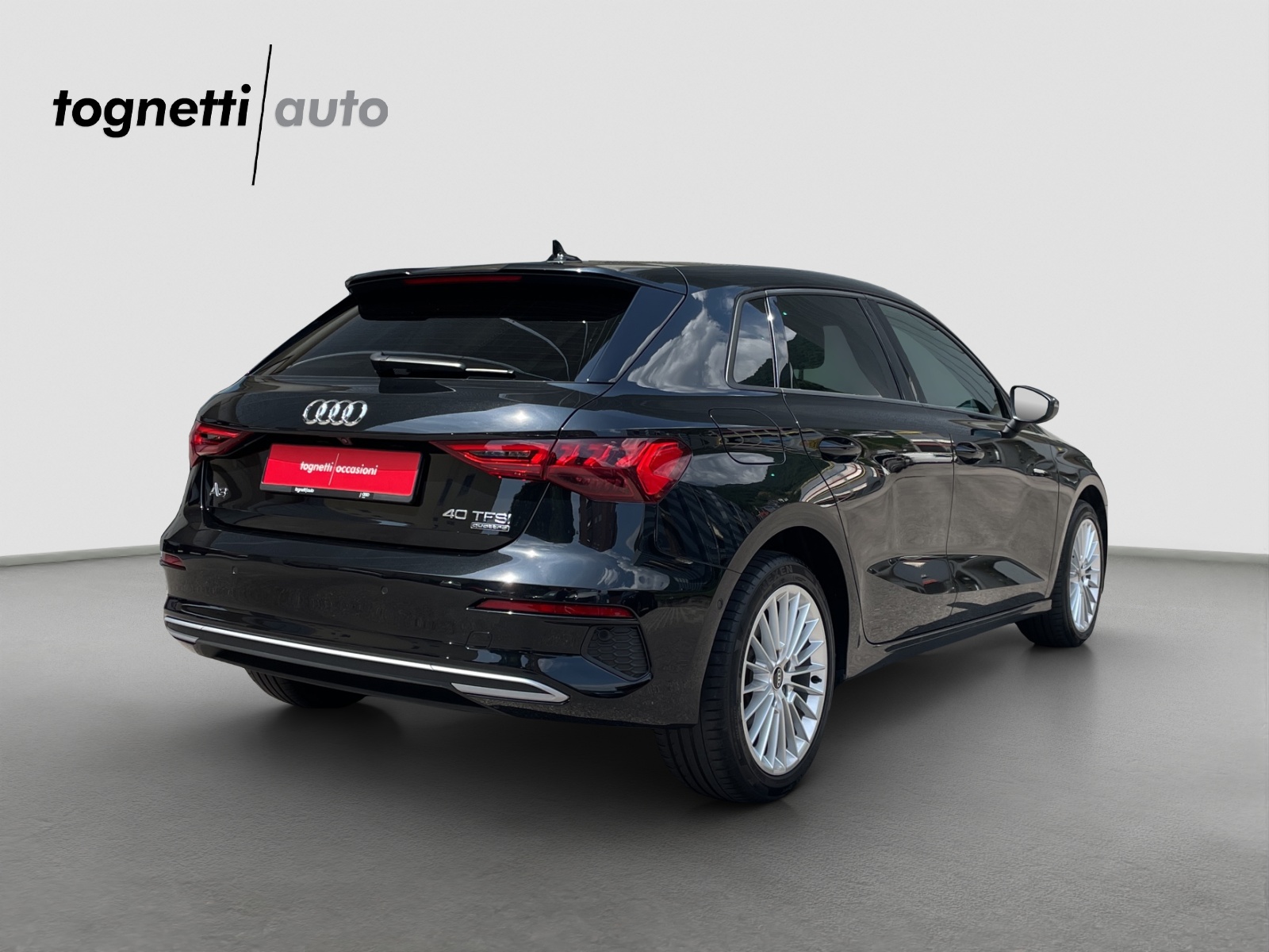 AUDI A3 Sportback 40 TFSI S line quattro S-tronic-image-3