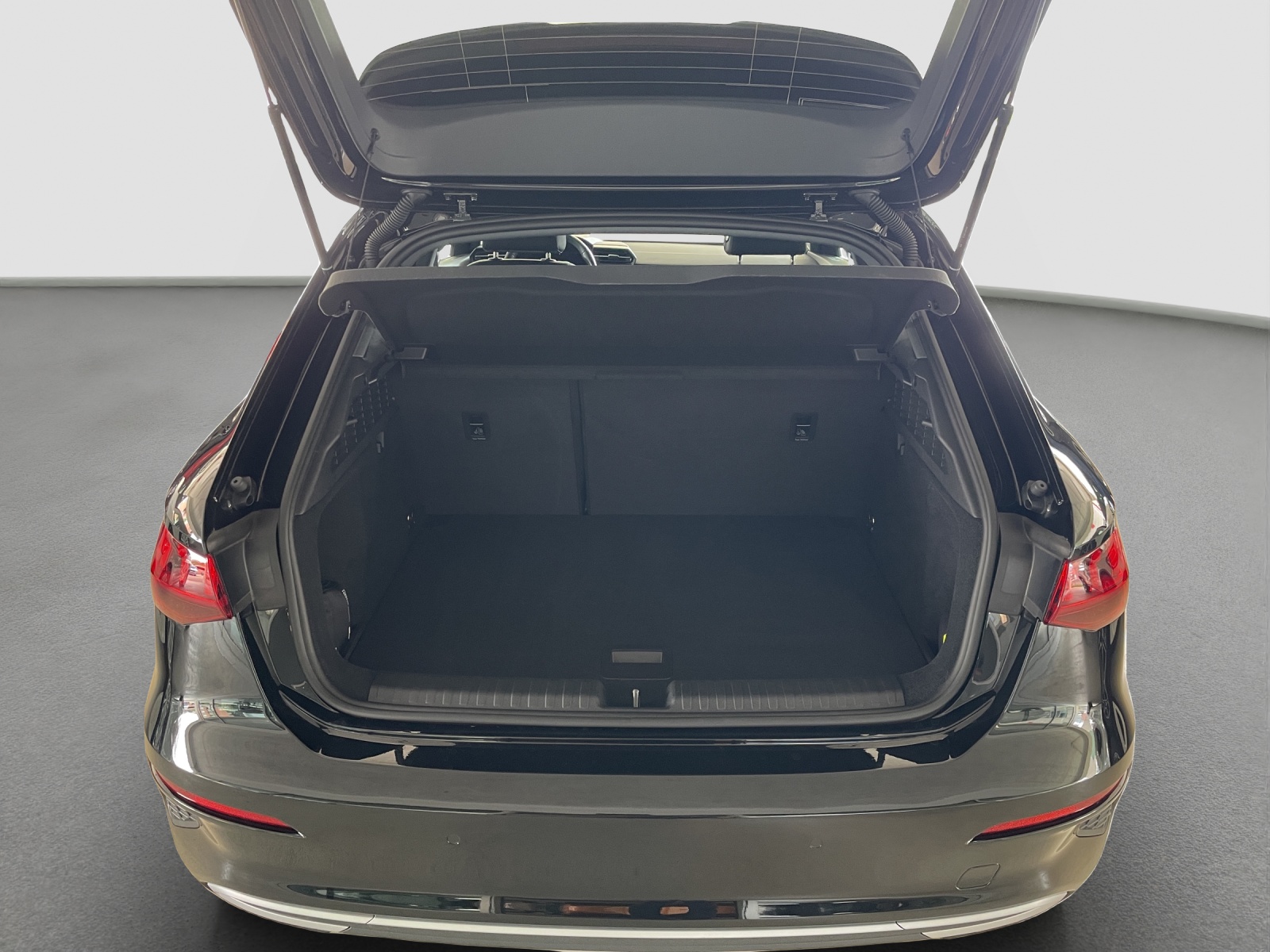 AUDI A3 Sportback 40 TFSI S line quattro S-tronic-image-9