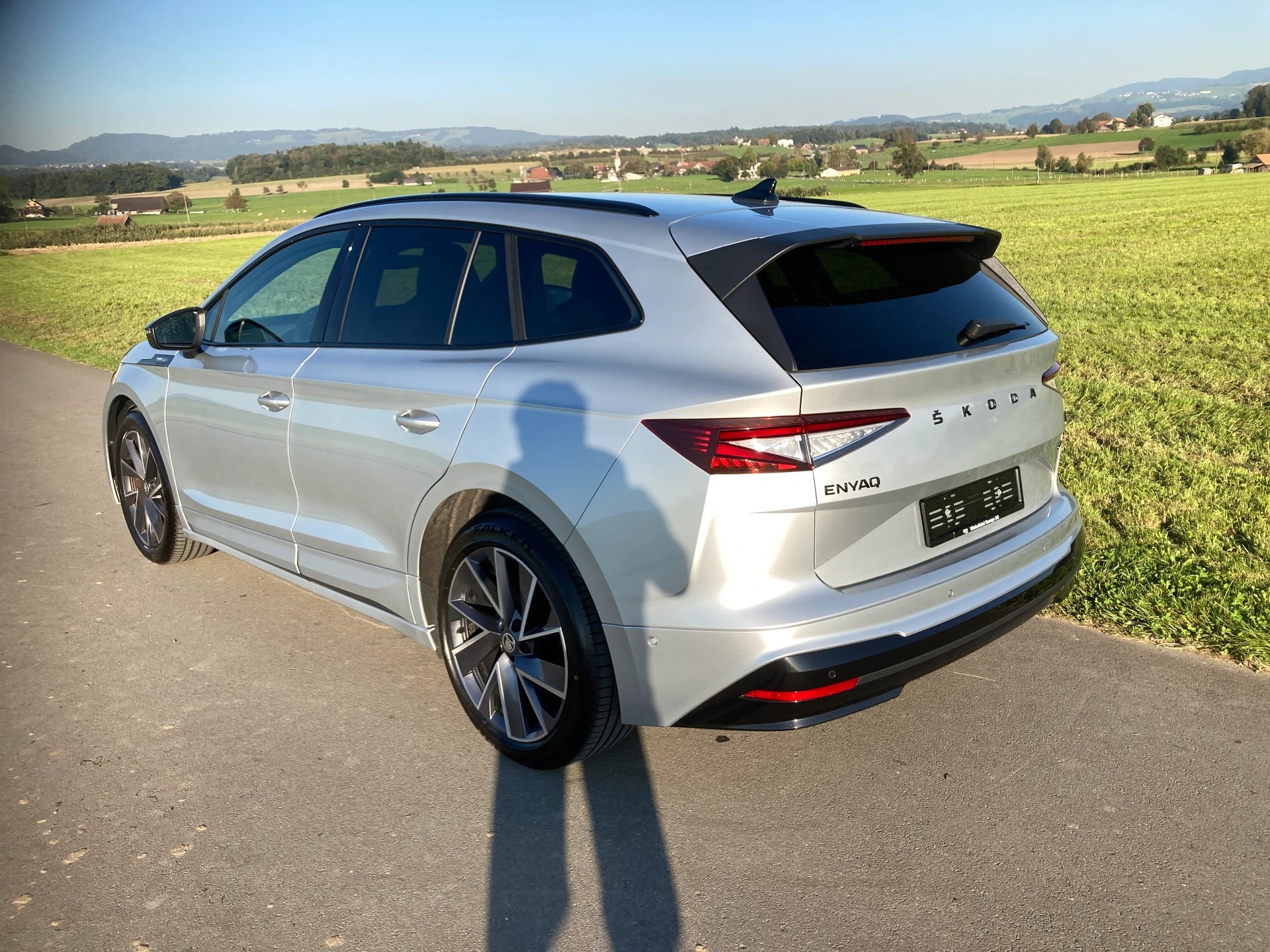 SKODA Enyaq iV 80x SportLine mit Anhängerkupplung-image-4