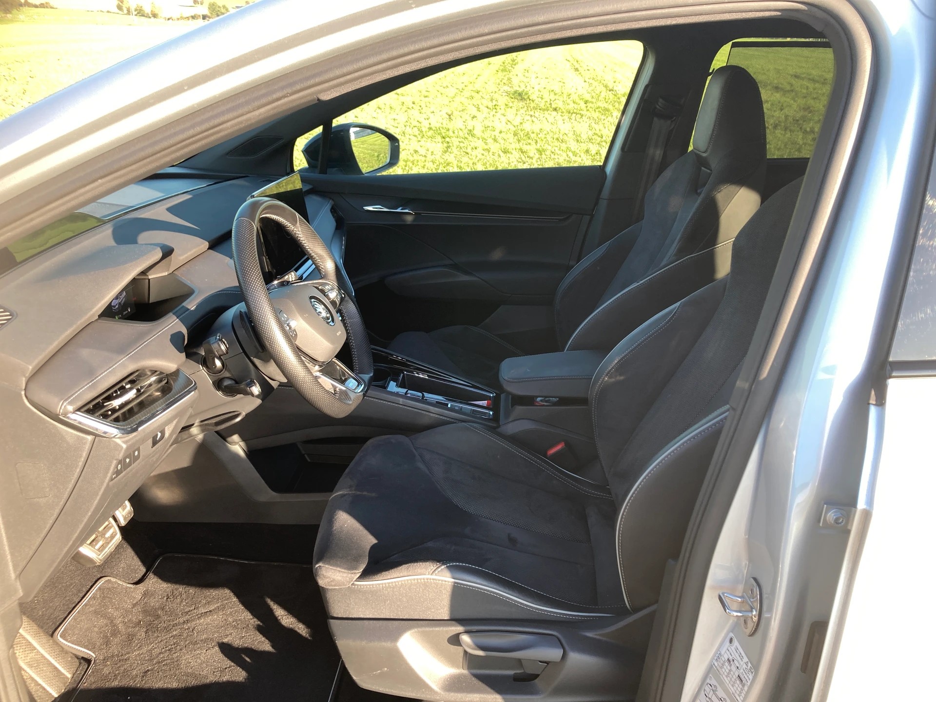 SKODA Enyaq iV 80x SportLine mit Anhängerkupplung-image-10