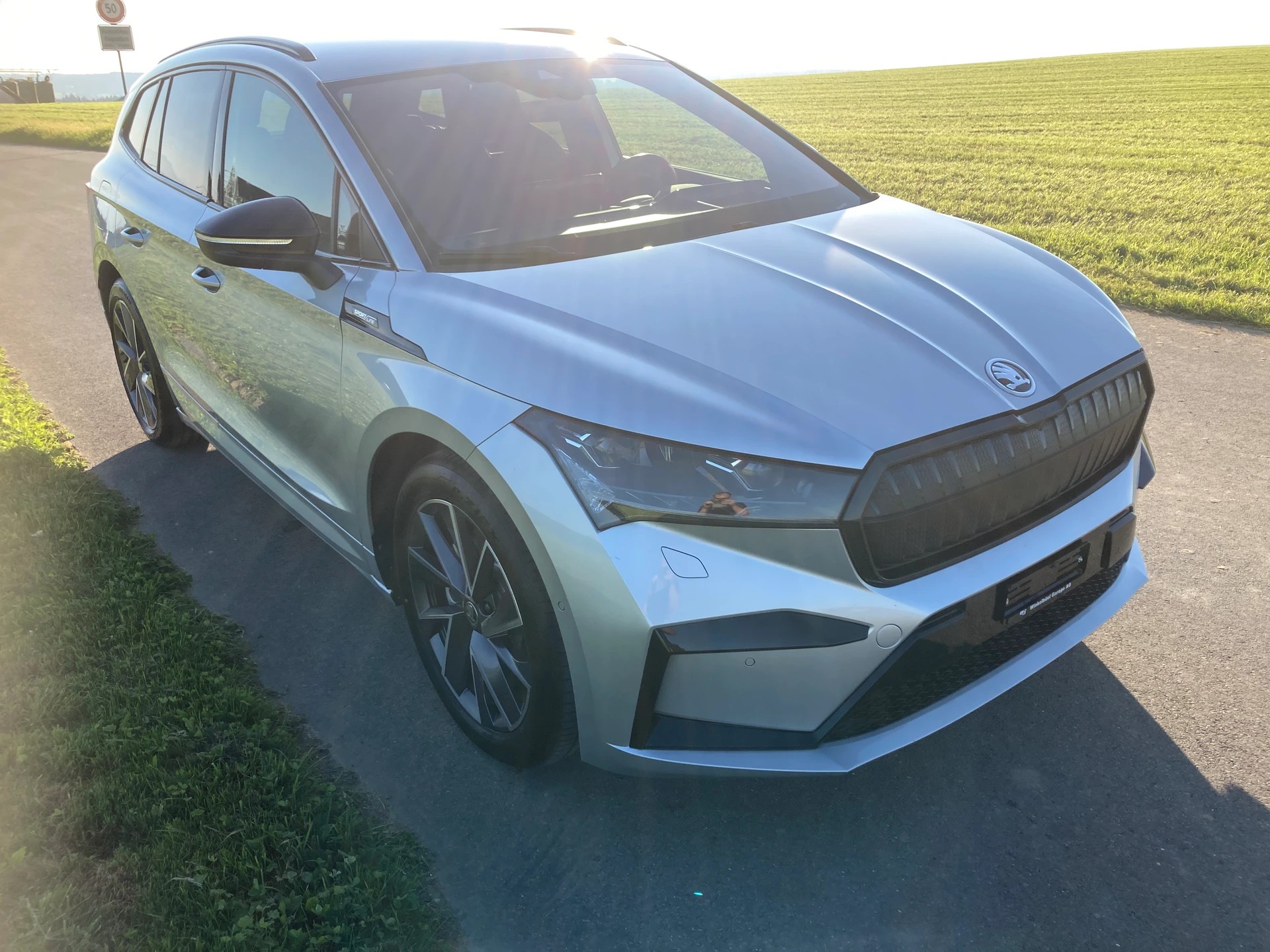 SKODA Enyaq iV 80x SportLine mit Anhängerkupplung-image-2