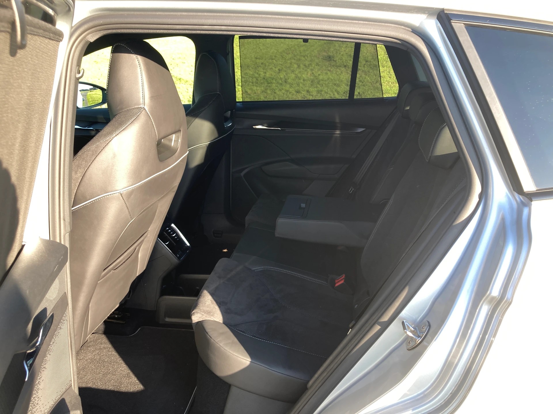 SKODA Enyaq iV 80x SportLine mit Anhängerkupplung-image-9