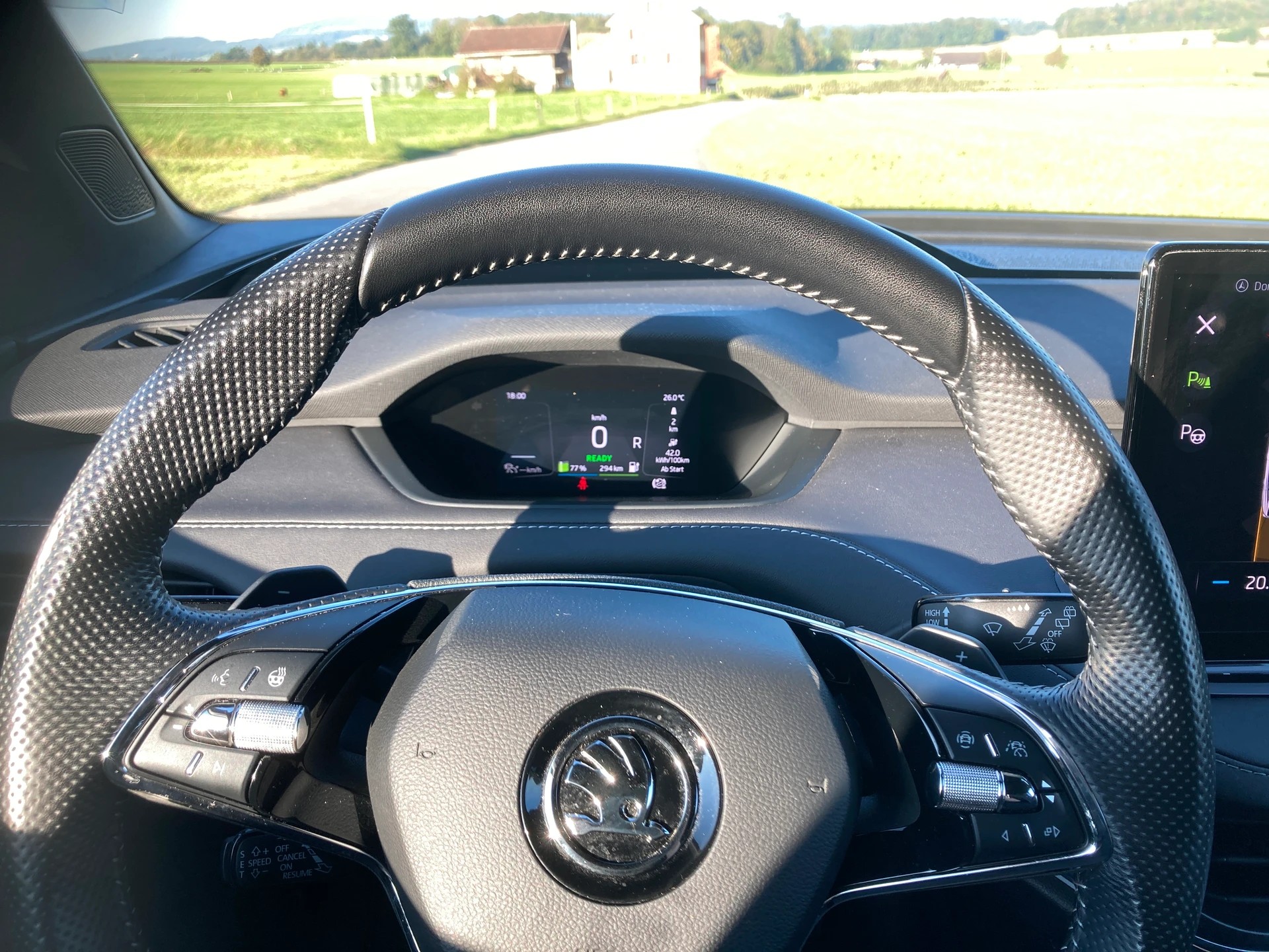 SKODA Enyaq iV 80x SportLine mit Anhängerkupplung-image-15
