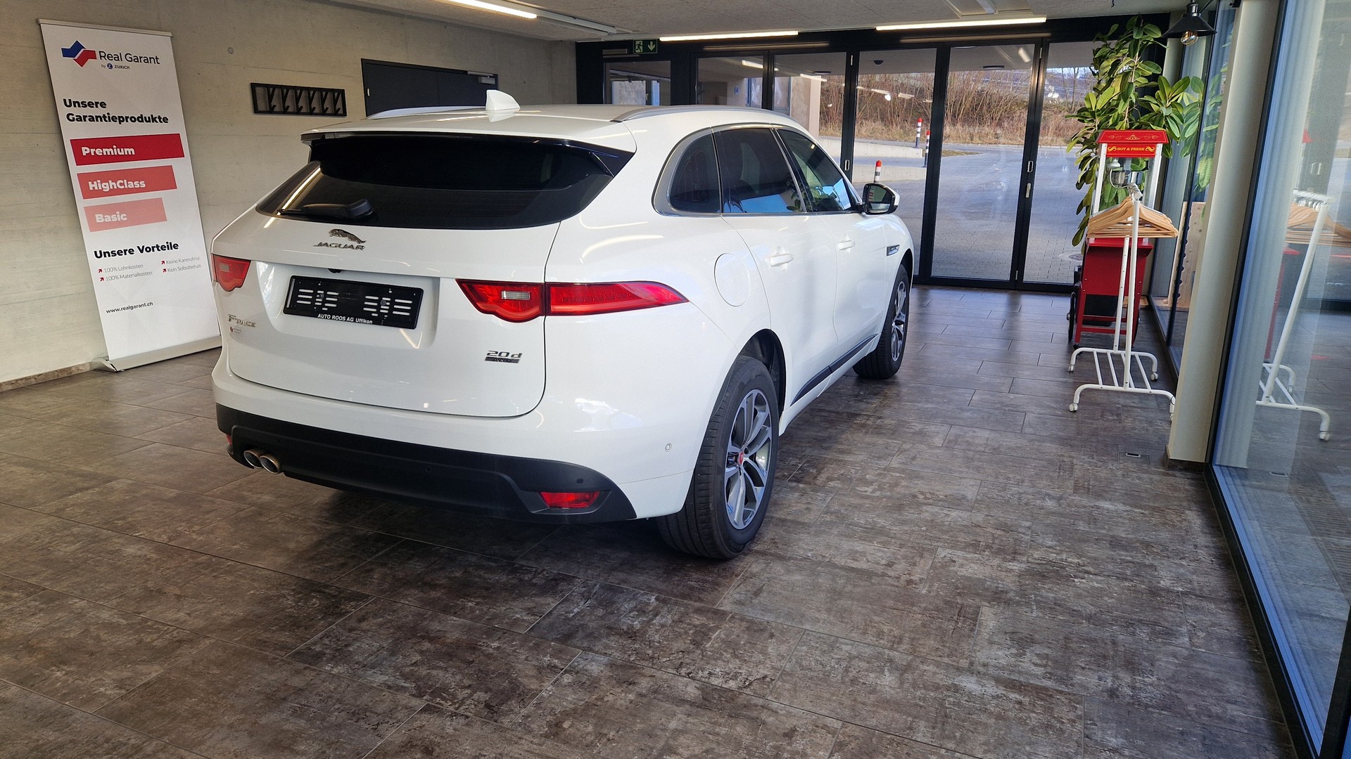 JAGUAR F-Pace 2.0d R-Sport AWD Automatik-image-1