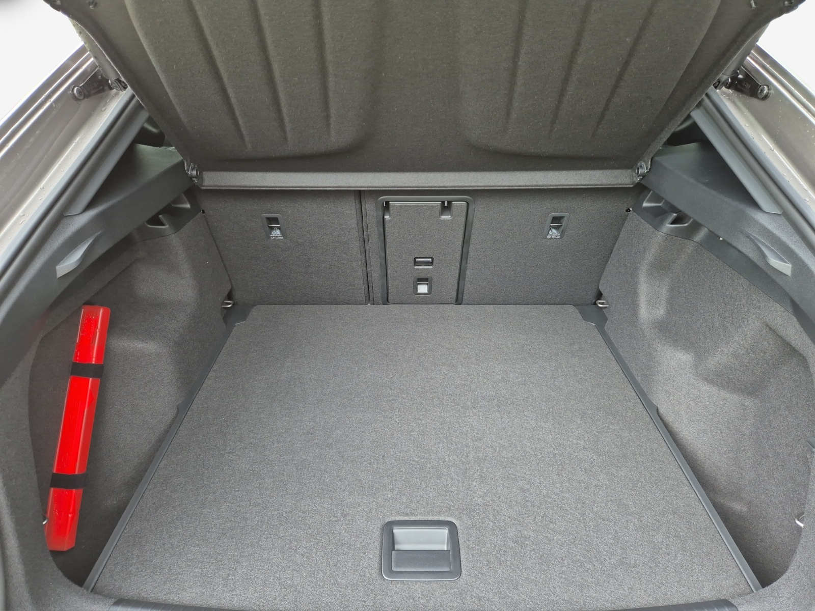 CUPRA Tavascan Type 9 77 kWh Adrenaline-image-12