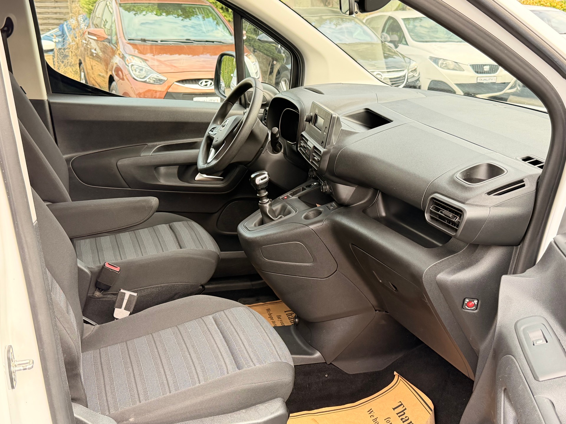 OPEL Combo Life 1.2 Enjoy-image-9
