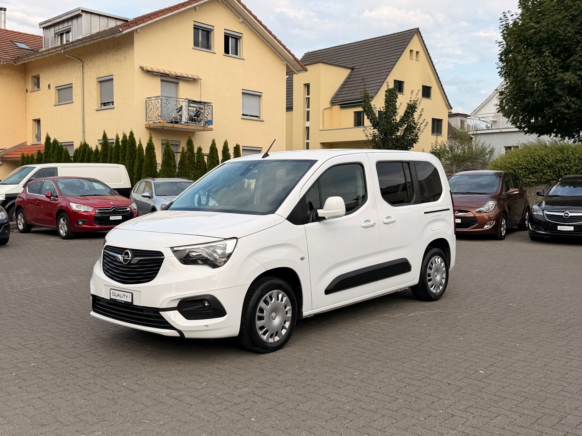 OPEL Combo Life 1.2 Enjoy-image-5