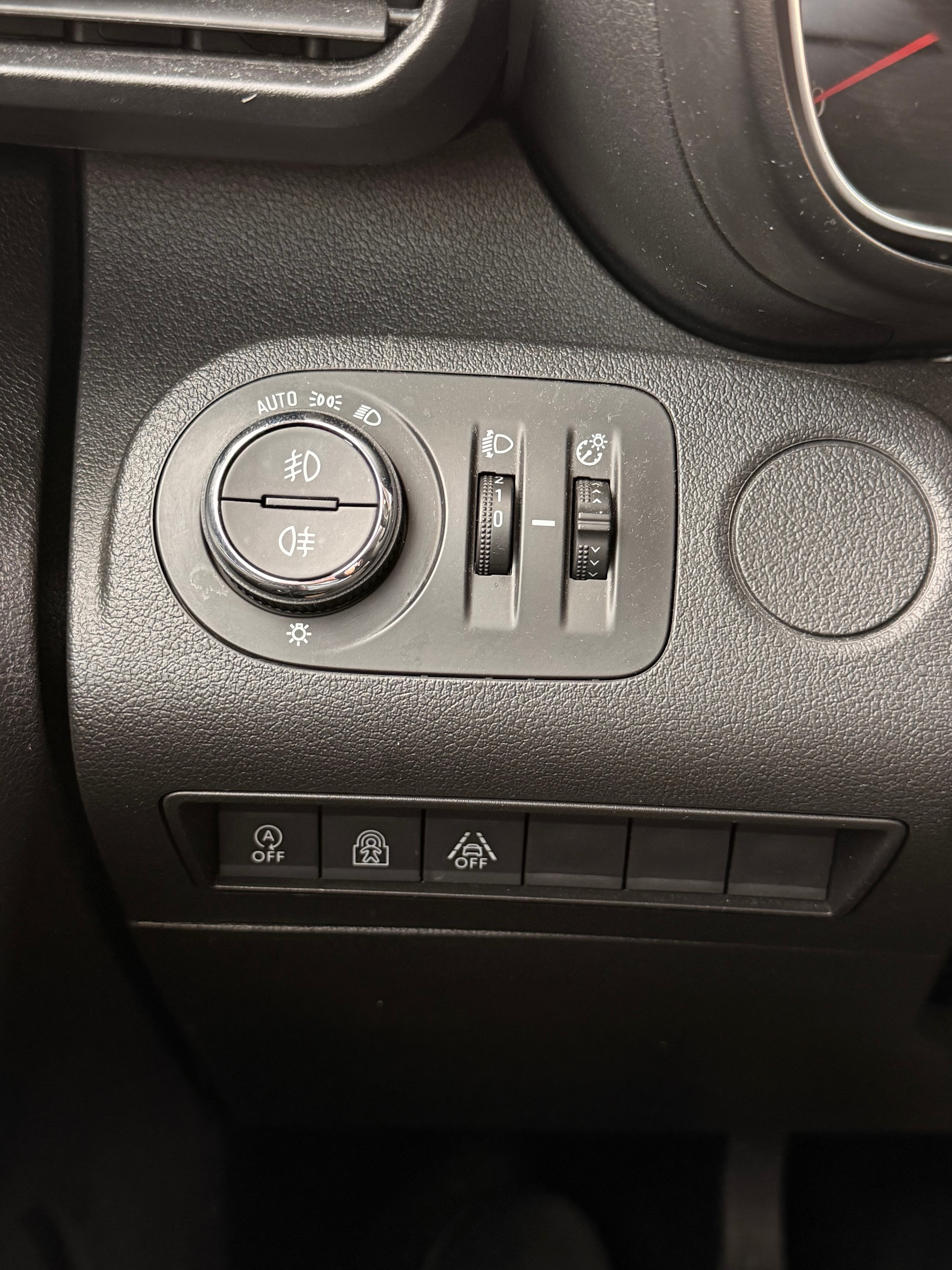 OPEL Combo Life 1.2 Enjoy-image-10