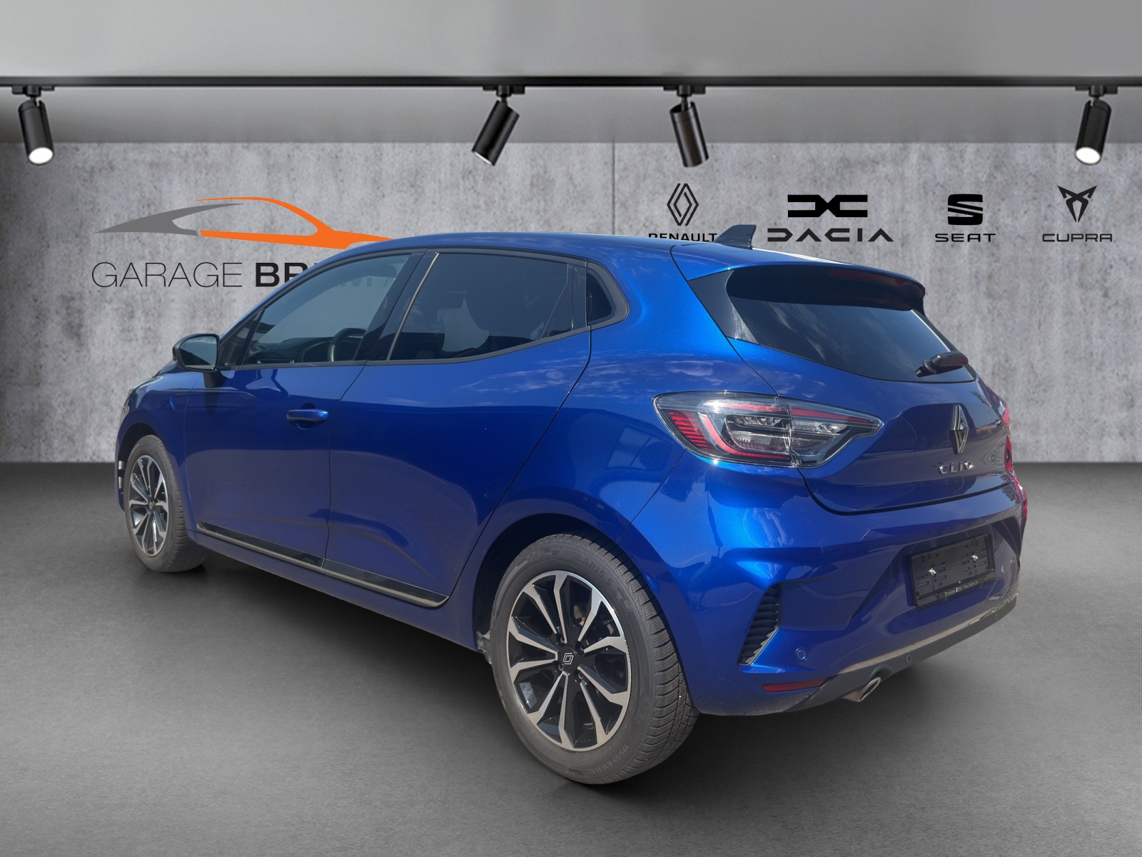 RENAULT Clio 1.0 Techno X-Tronic-image-3