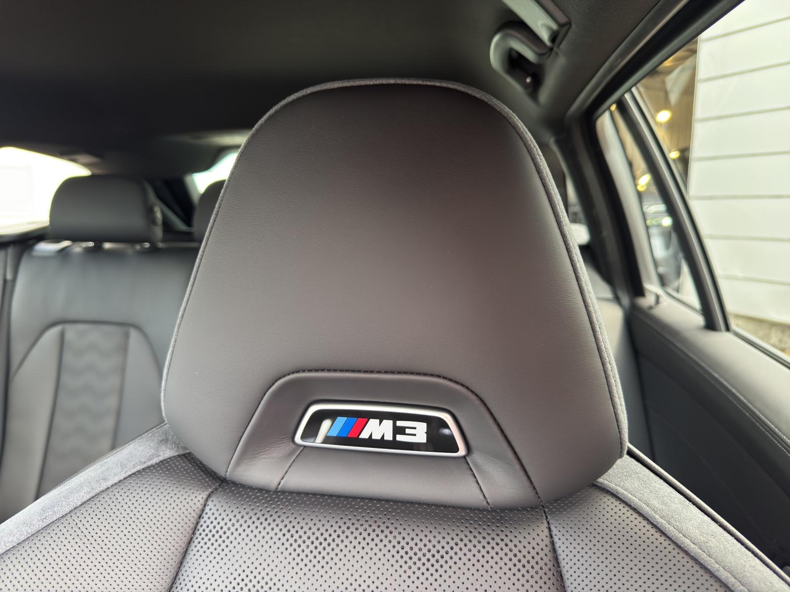 BMW M3 Competition xDrive Touring-image-12