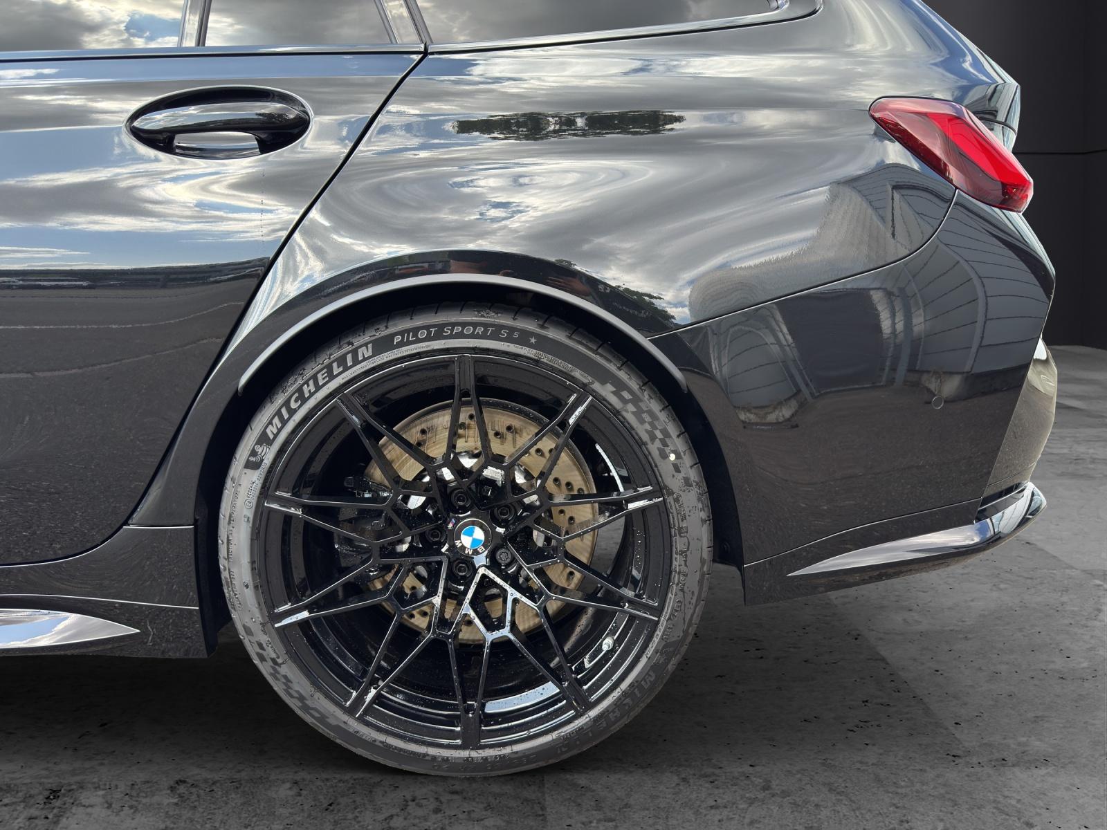 BMW M3 Competition xDrive Touring-image-18