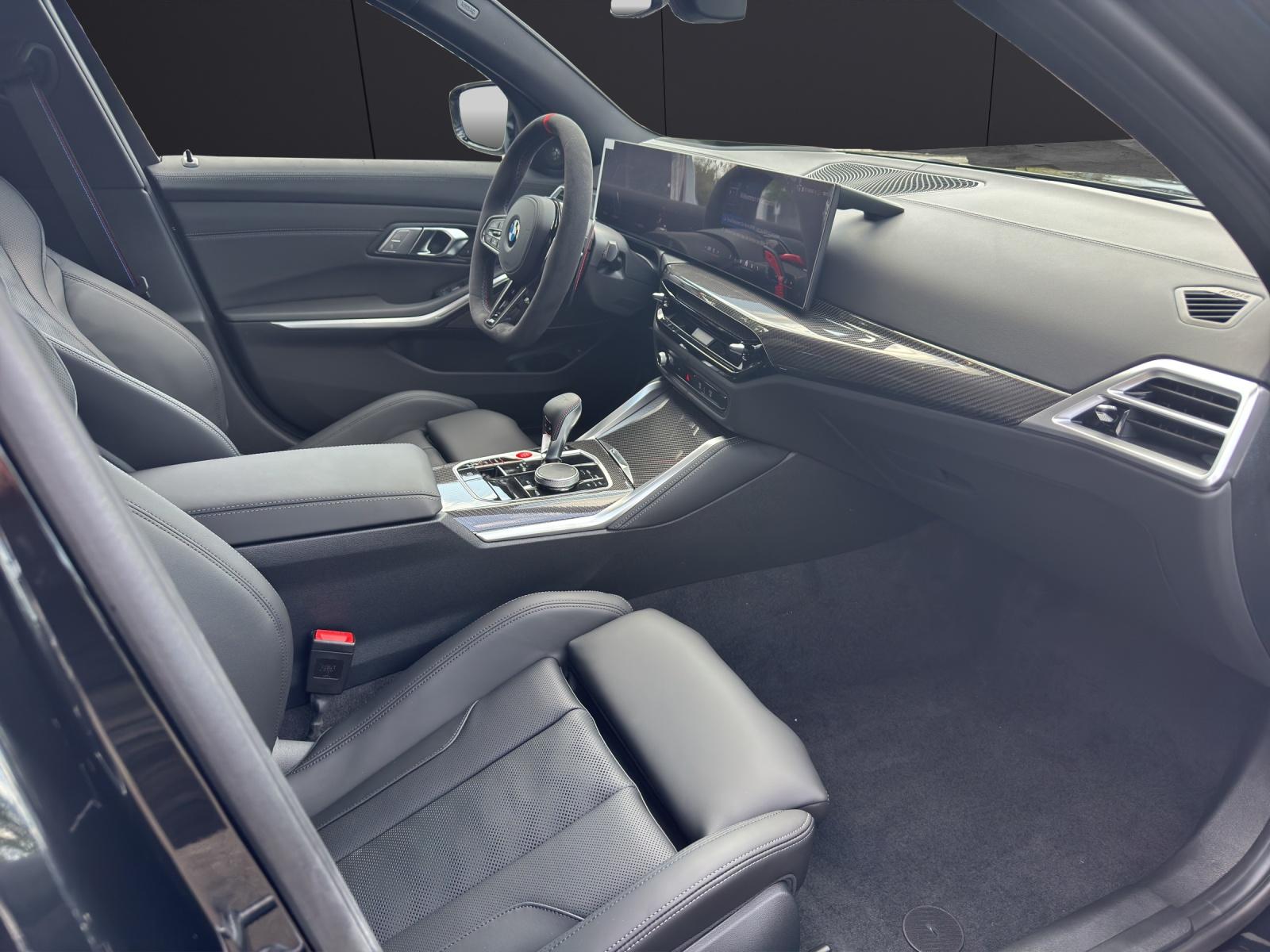 BMW M3 Competition xDrive Touring-image-10