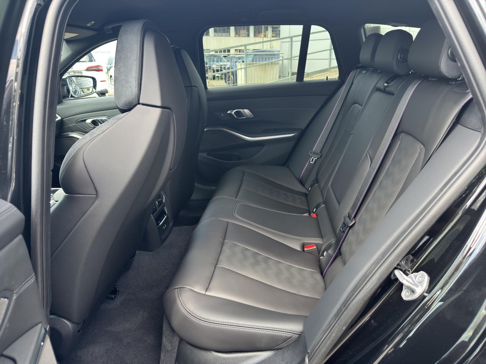 BMW M3 Competition xDrive Touring-image-14