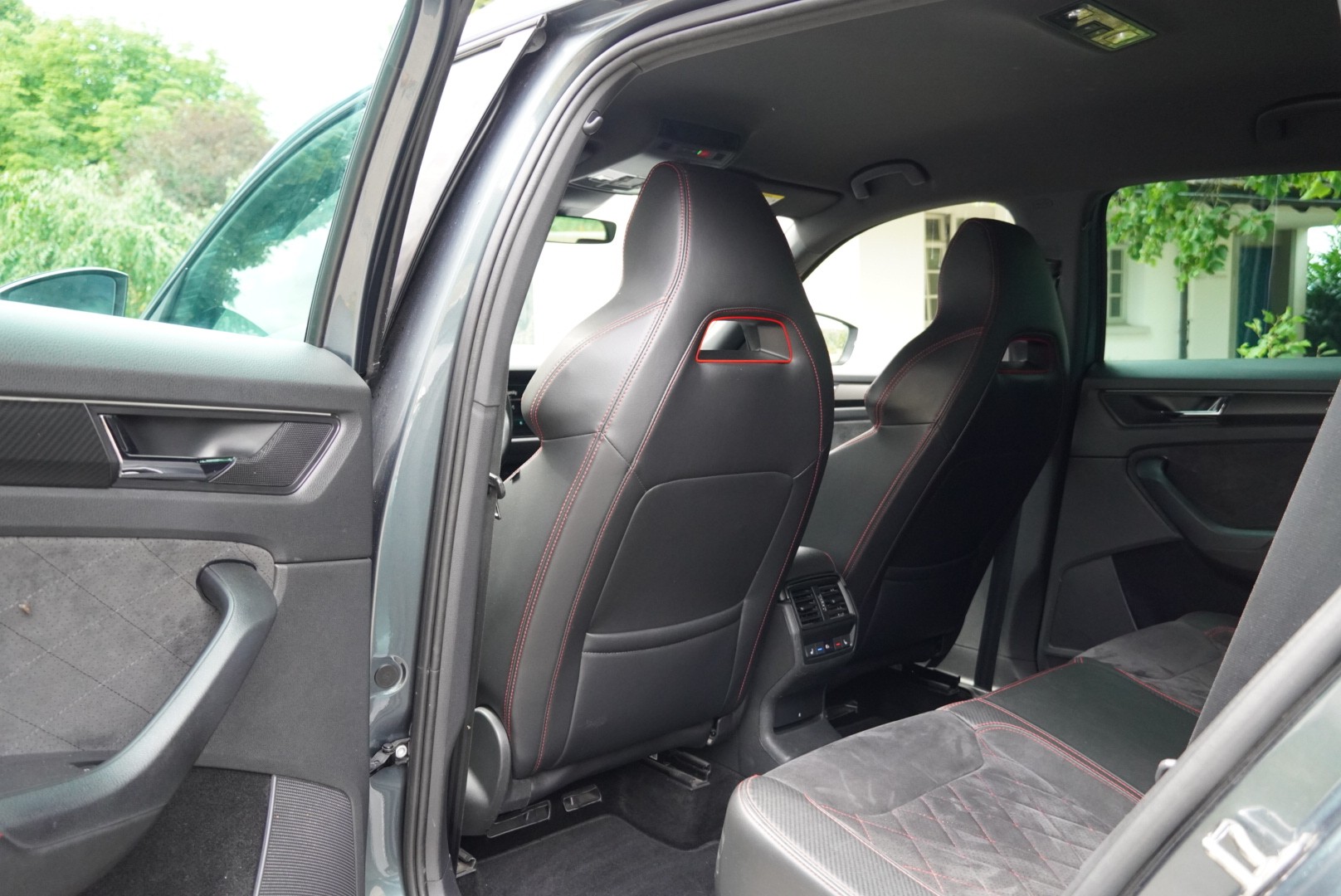 SKODA Kodiaq 2.0 Bi-TDI SCR RS 4x4 DSG * AHK * GARANTIE *-image-8