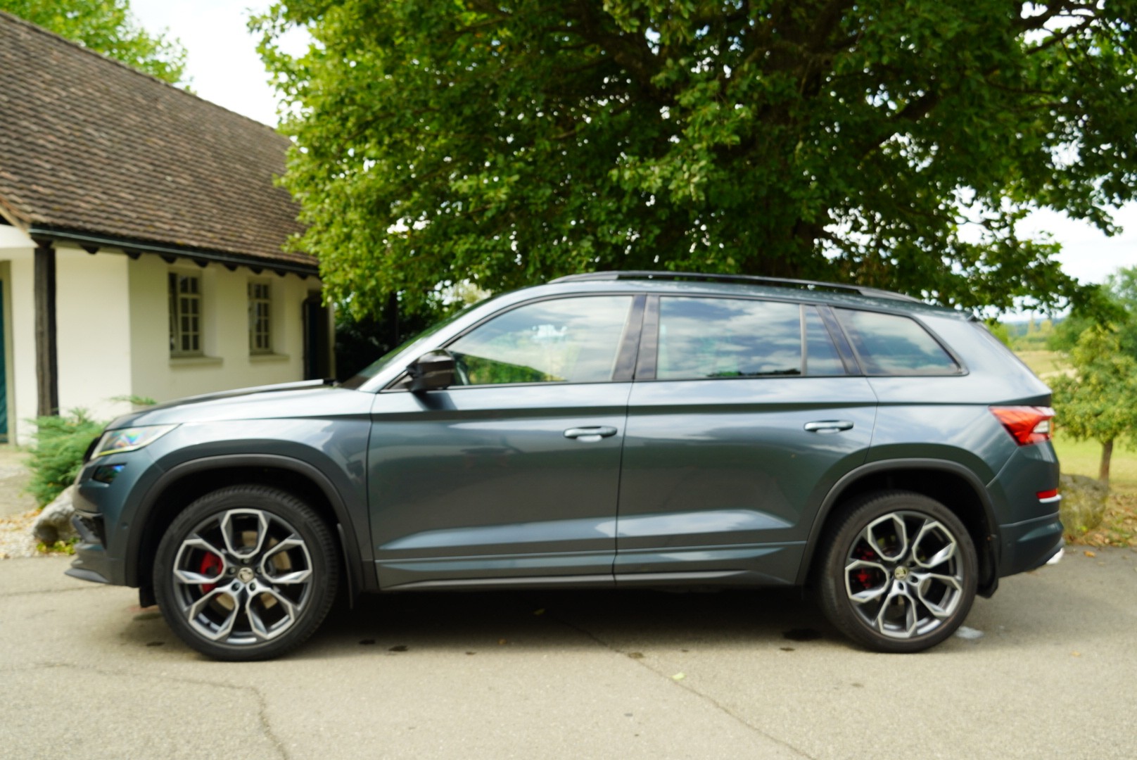 SKODA Kodiaq 2.0 Bi-TDI SCR RS 4x4 DSG * AHK * GARANTIE *-image-2