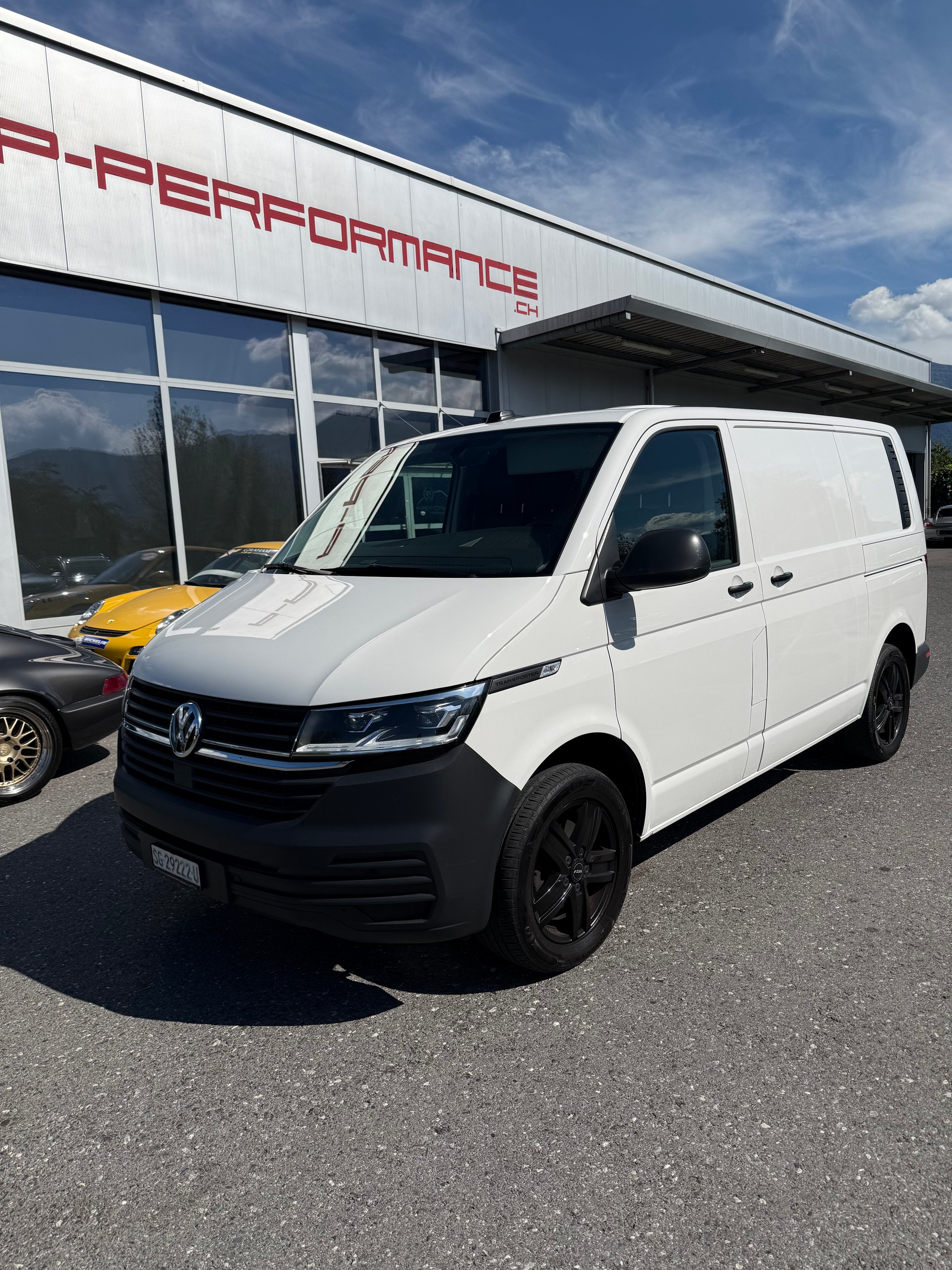 VW T6.1 2.0 TDI-image-1