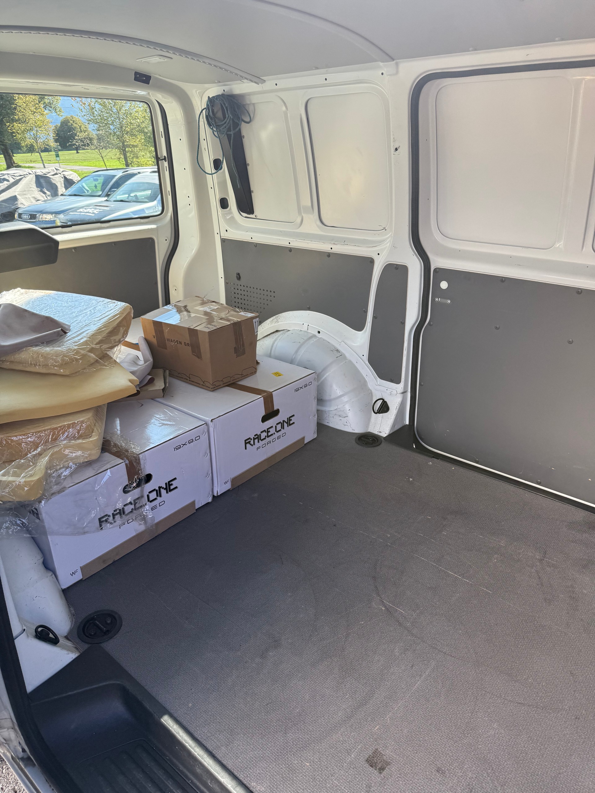 VW T6.1 2.0 TDI-image-13