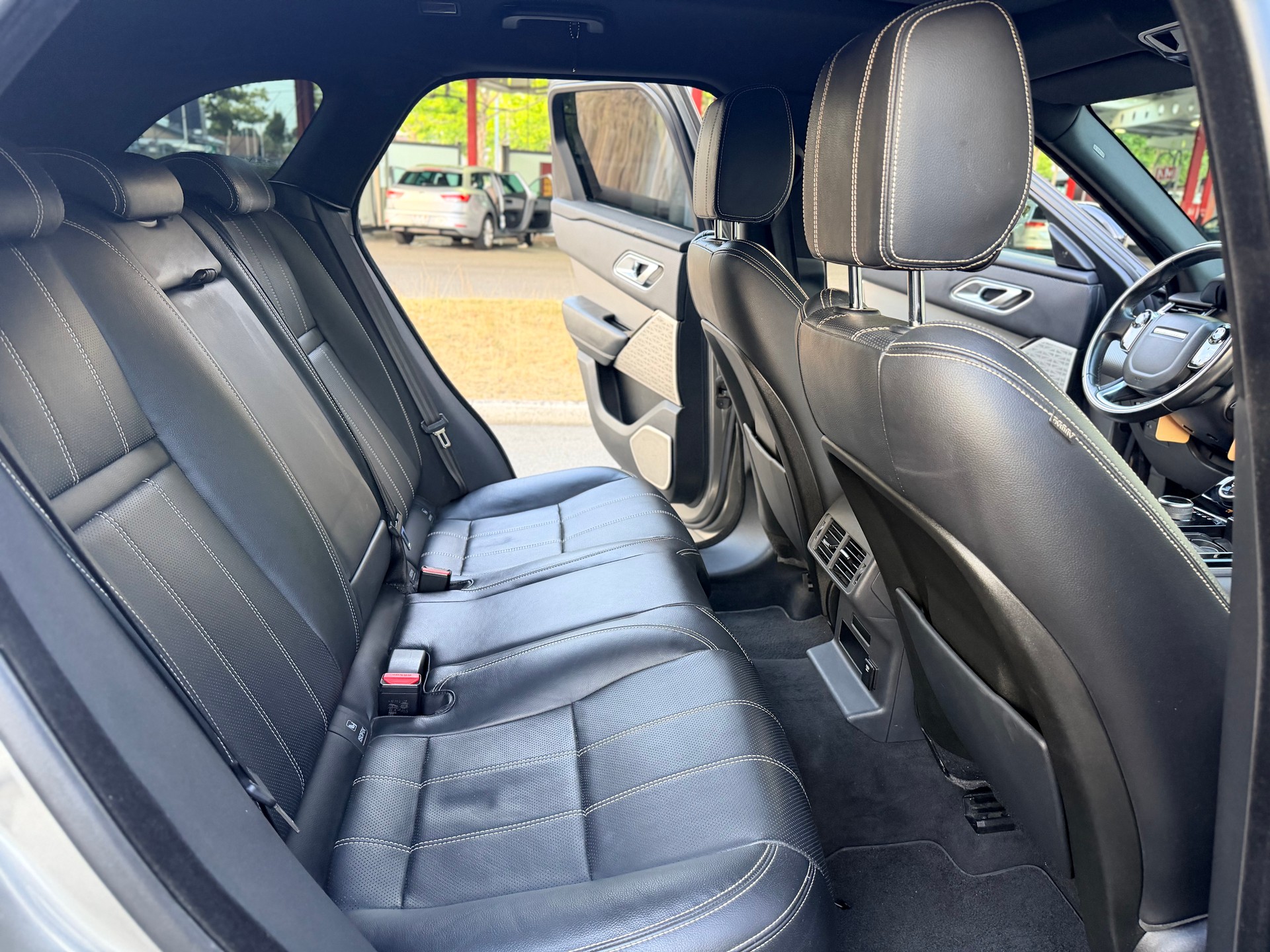 LAND ROVER Range Rover Velar R-Dynamic P 250 Automatic-image-9