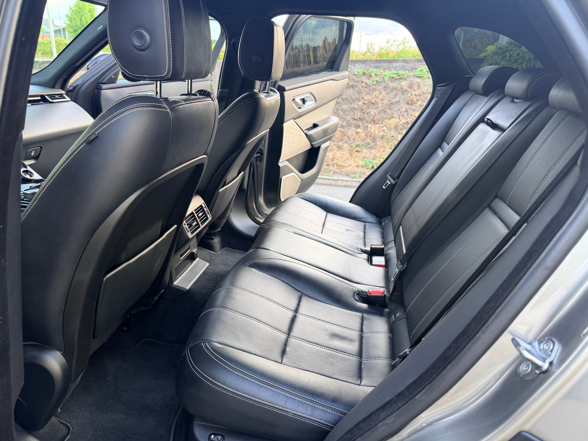LAND ROVER Range Rover Velar R-Dynamic P 250 Automatic-image-8