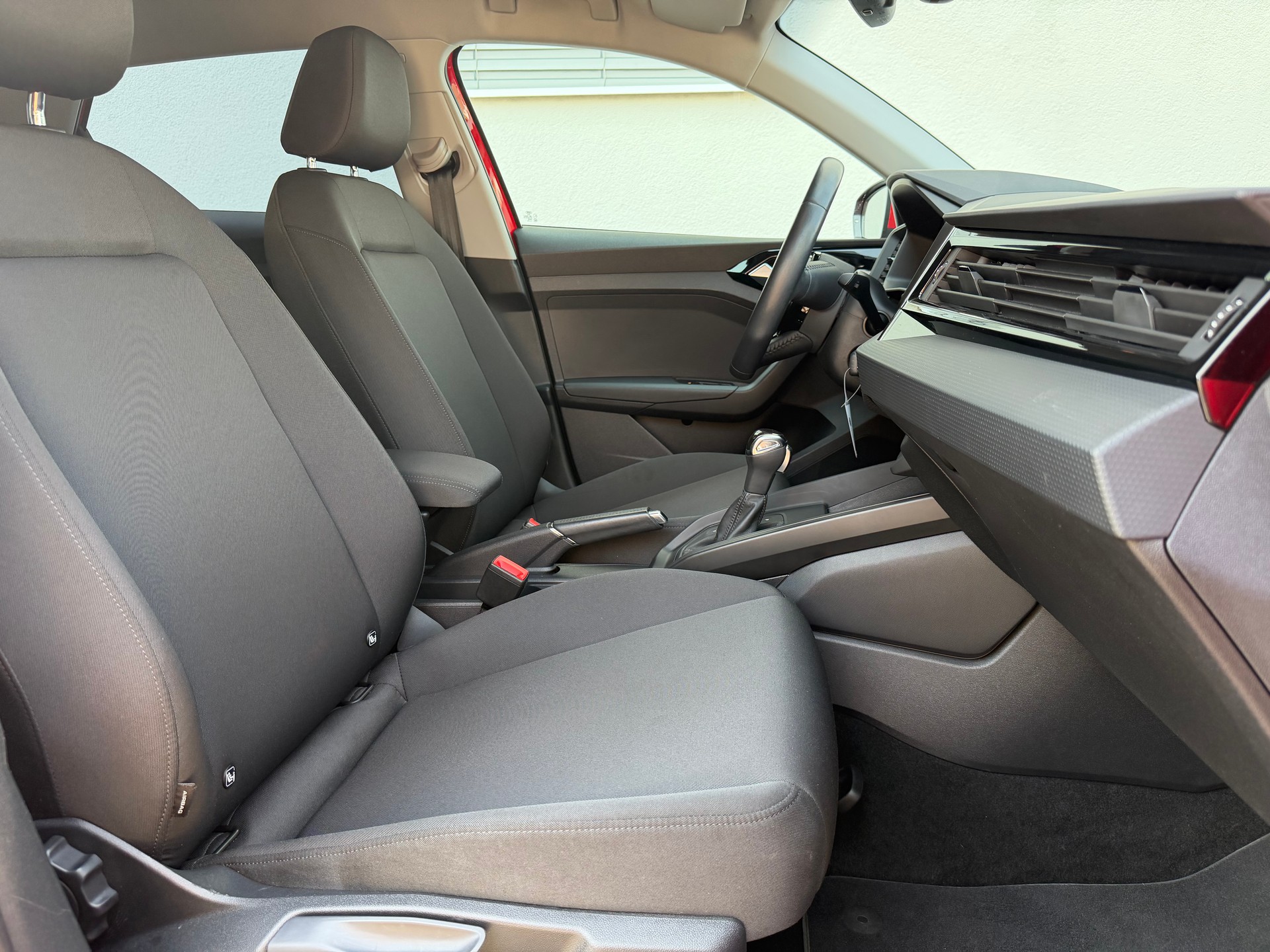 AUDI A1 Sportback 35 TFSI S Line S-tronic-image-16