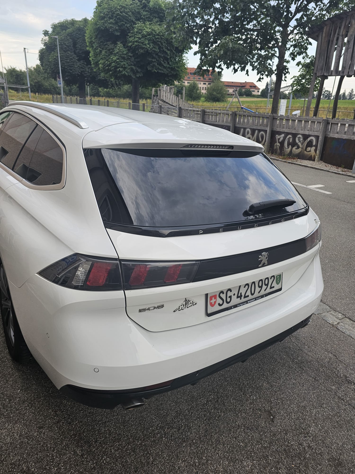 PEUGEOT 508 SW 1.6 Pure Tech Allure EAT8-image-8