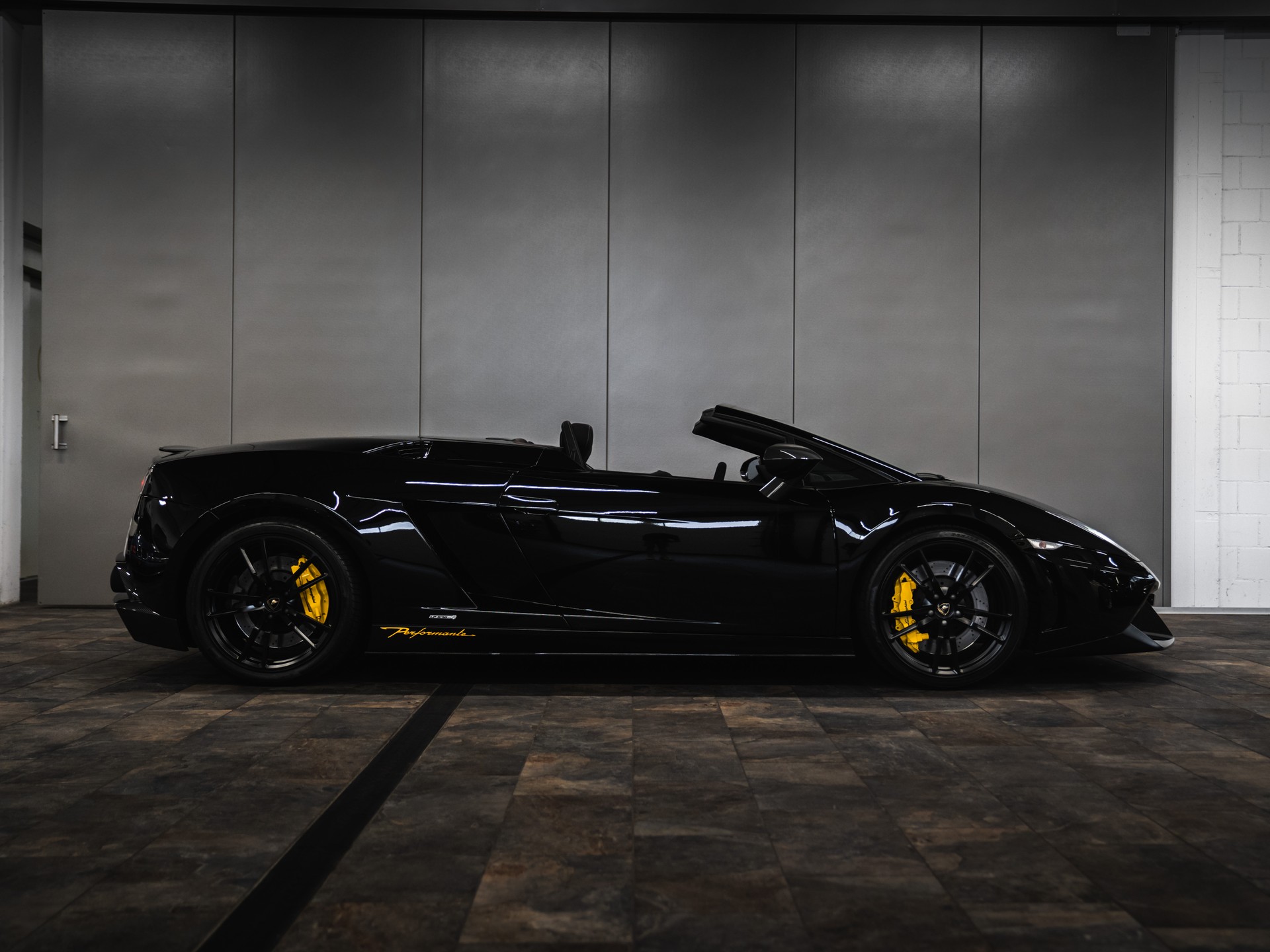 LAMBORGHINI Gallardo LP570-4 Spyder Performante E-Gear-image-4