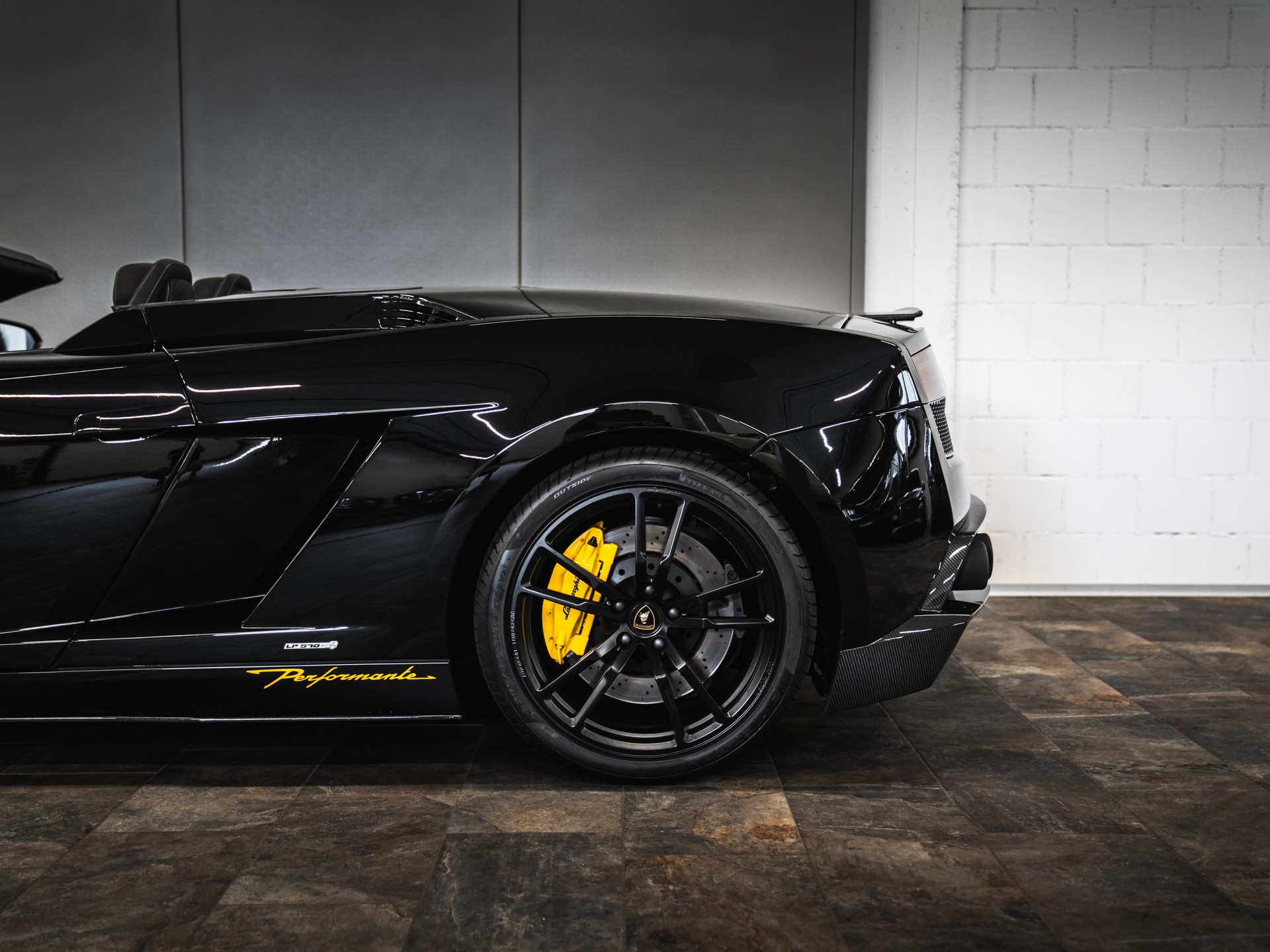 LAMBORGHINI Gallardo LP570-4 Spyder Performante E-Gear-image-2