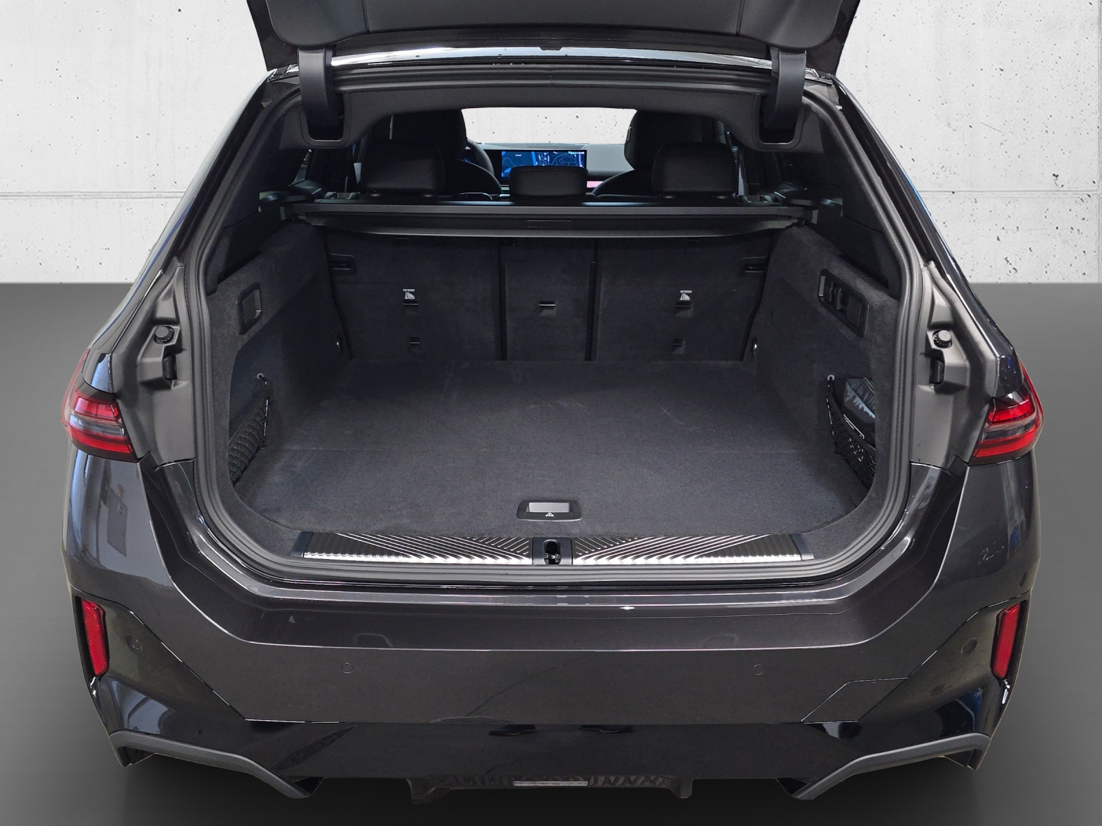 BMW 540d xDrive 48V Touring M Sport Pro Steptronic-image-19