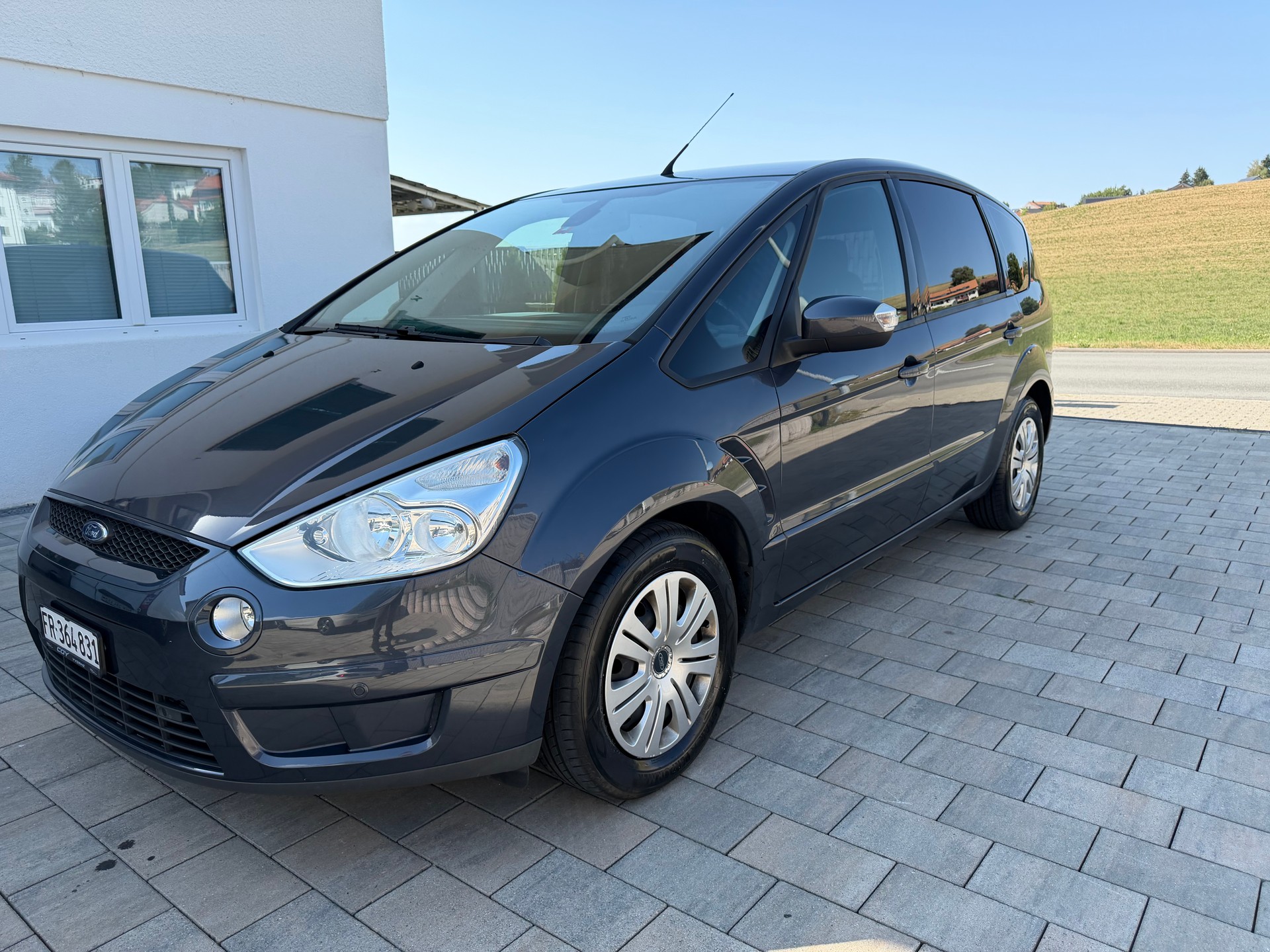 FORD S-Max 2.0 TDCi Titanium Automatic-image-1