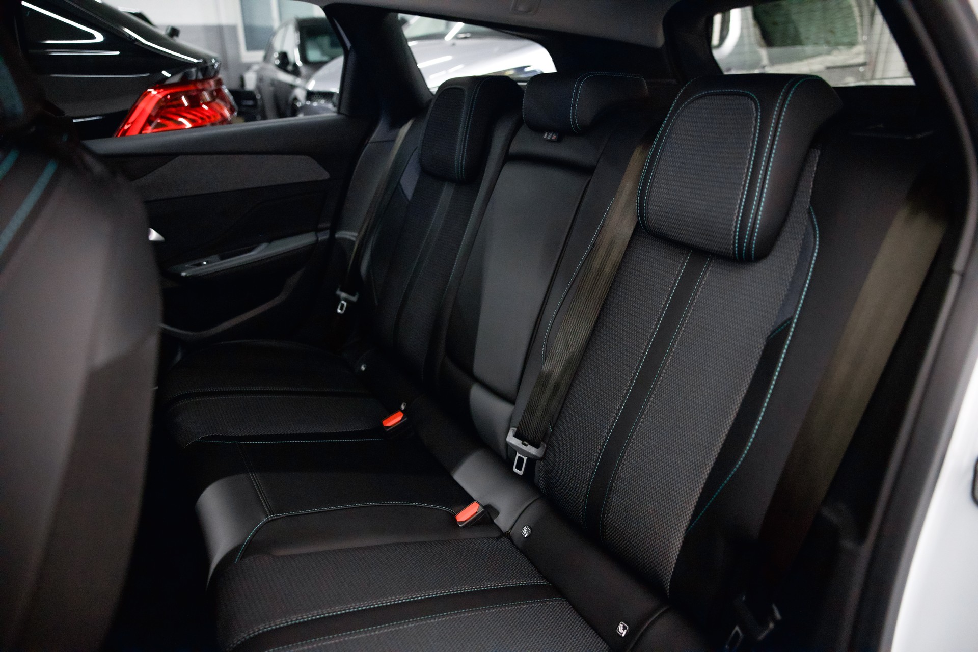 PEUGEOT 308 SW 1.5 BlueHDI Allure EAT8-image-22
