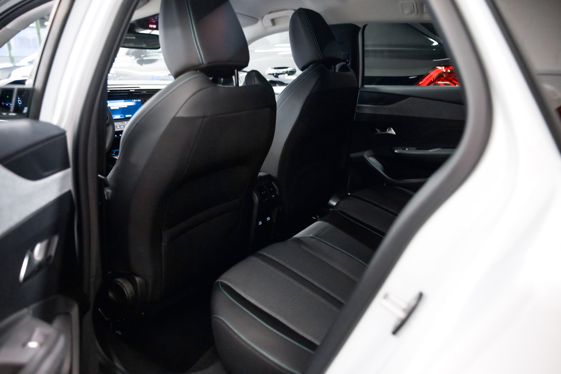 PEUGEOT 308 SW 1.5 BlueHDI Allure EAT8-image-20