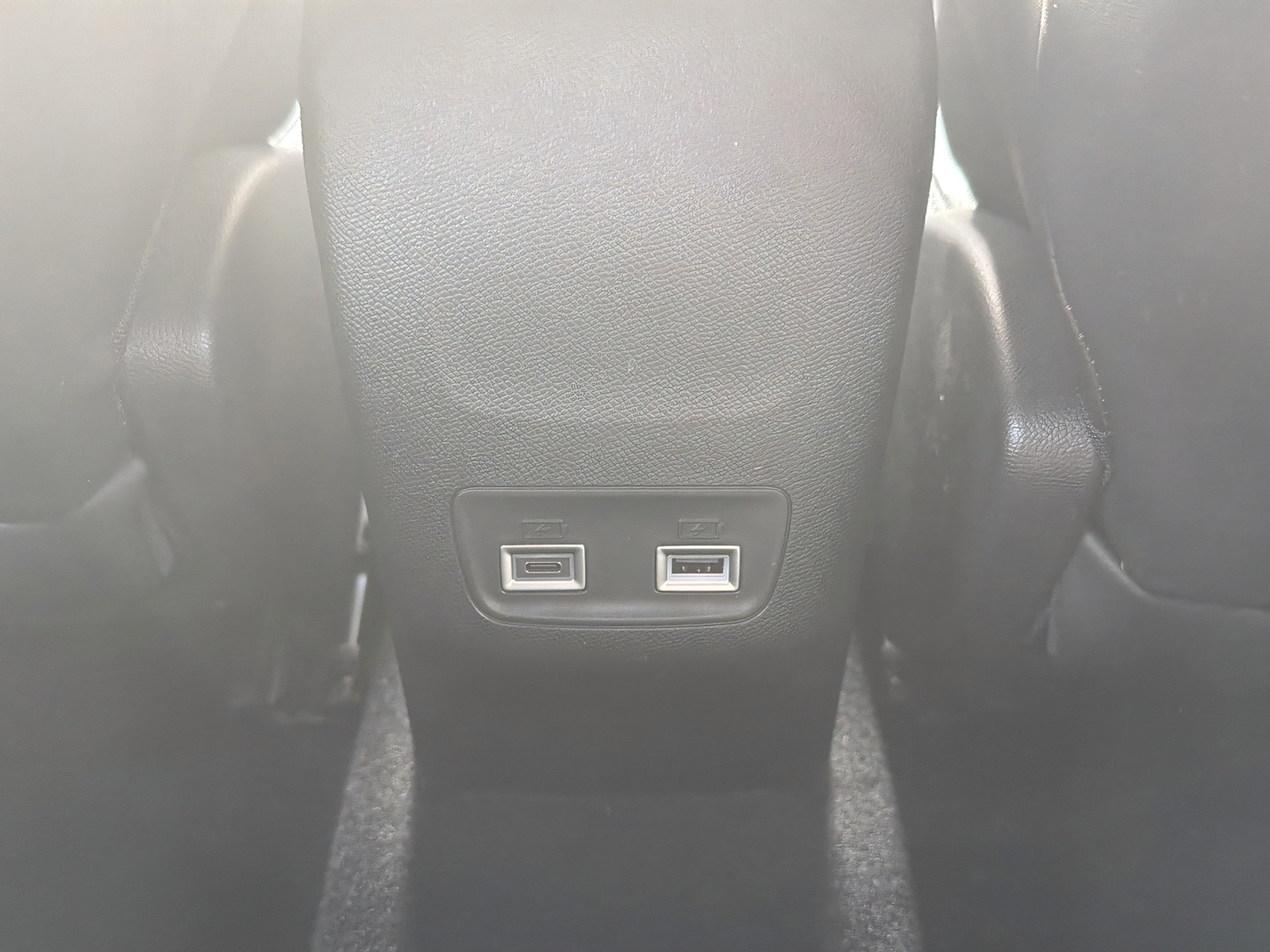 PEUGEOT 208 1.2 Hybrid 145 GT Exclusive-image-19