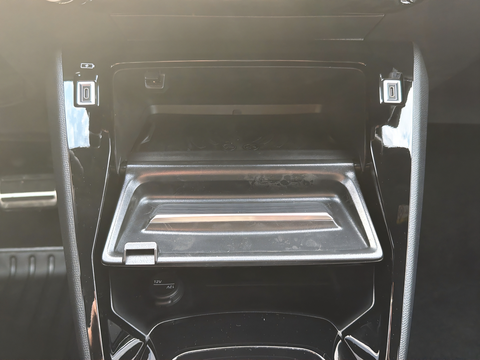 PEUGEOT 208 1.2 Hybrid 145 GT Exclusive-image-15