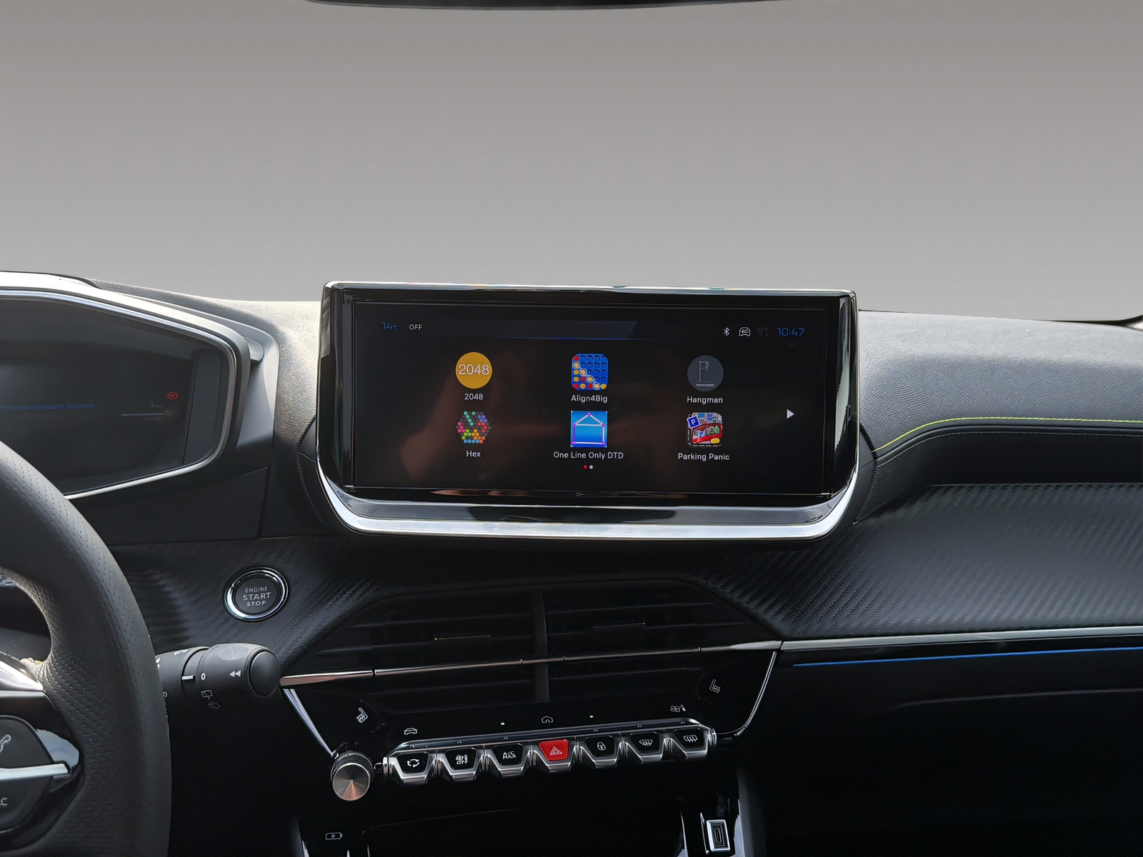 PEUGEOT 208 1.2 Hybrid 145 GT Exclusive-image-13
