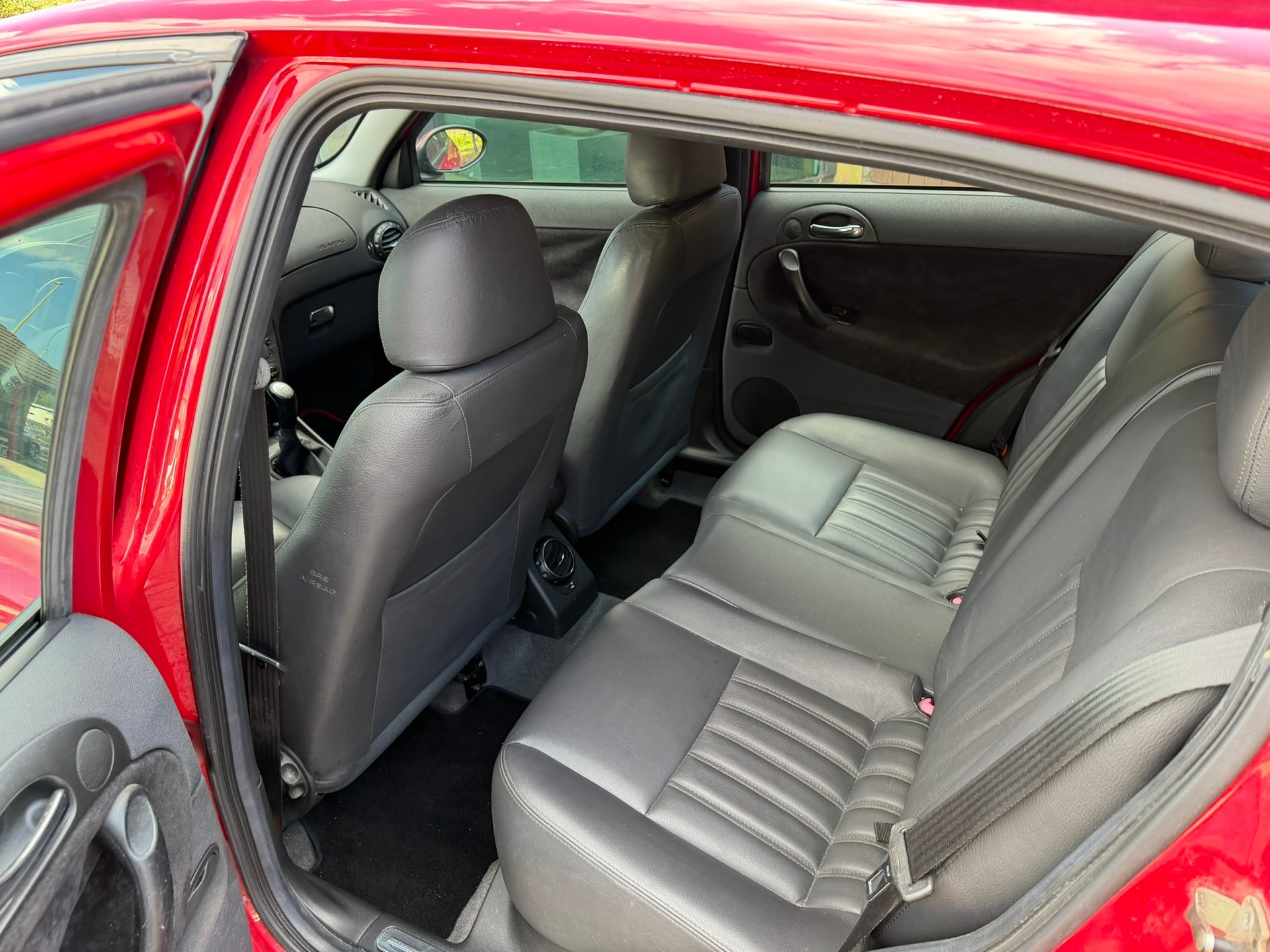 ALFA ROMEO 147 2.0 TS 16V Distinctive-image-8