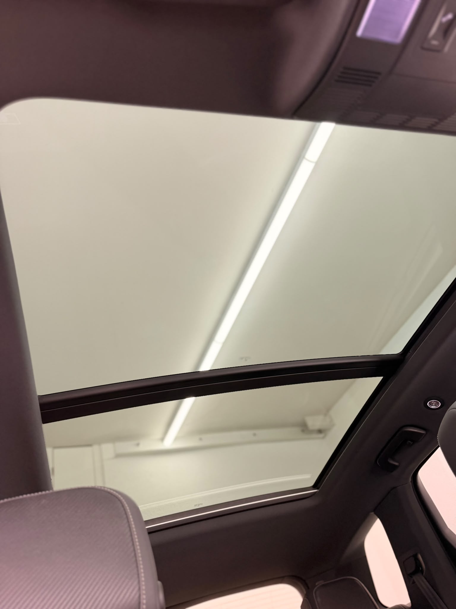 VW Touareg 3.0 TDI R Line Tiptronic-image-12
