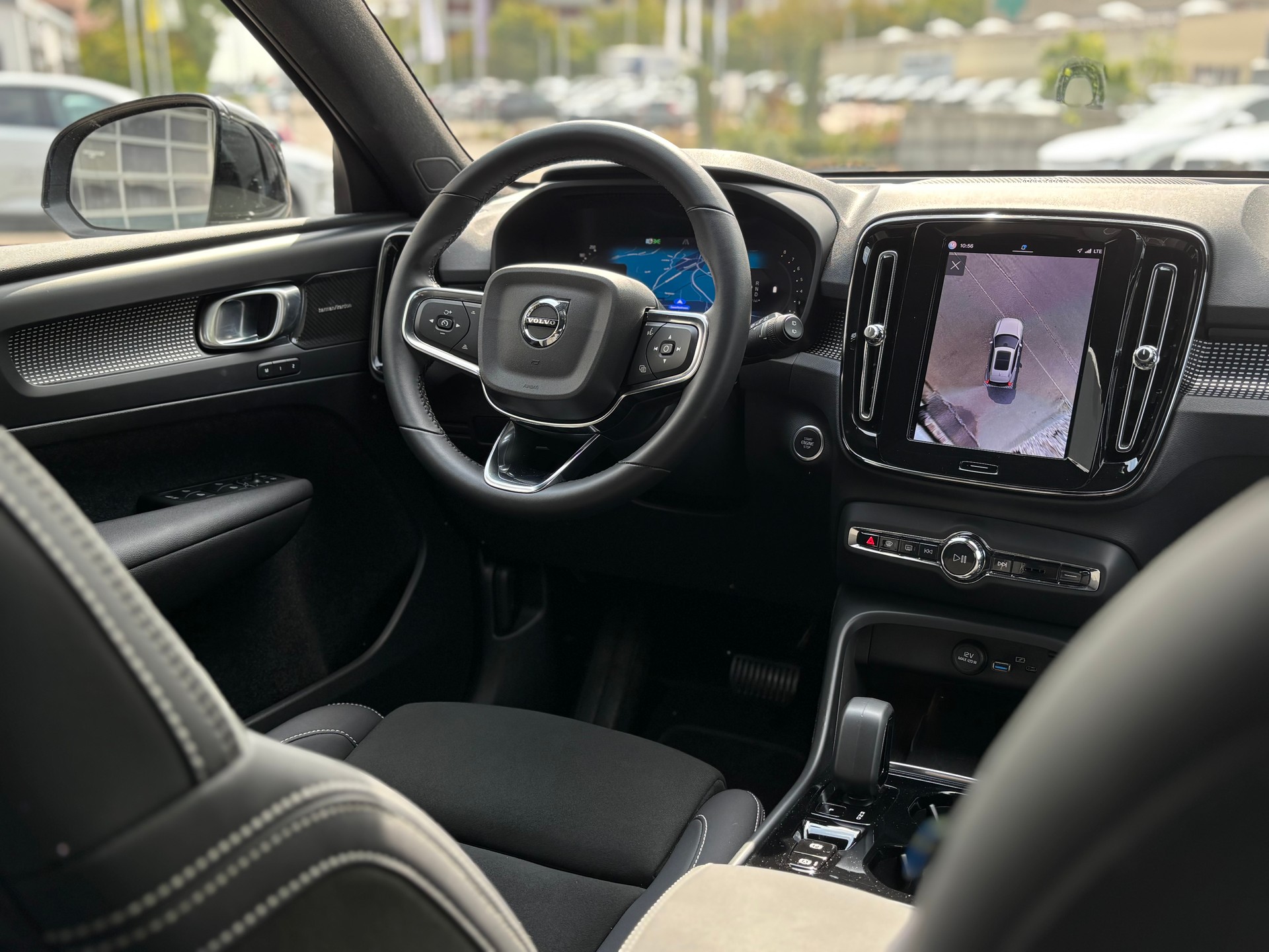 VOLVO XC40 2.0 B5 MH Ultimate Dark AWD-image-13